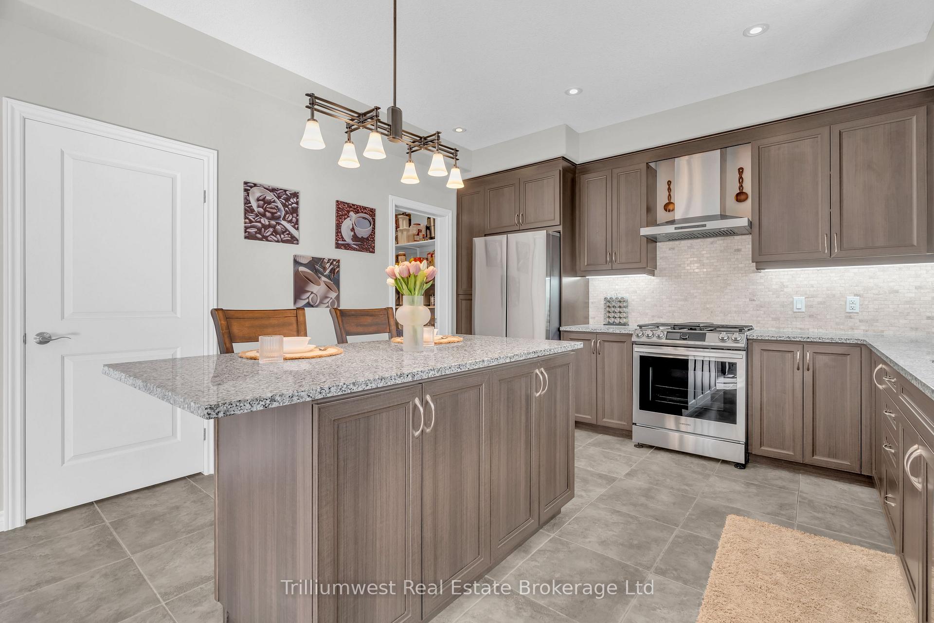Photo 14 of 535 Woodbine Avenue, Kitchener — HOMEH