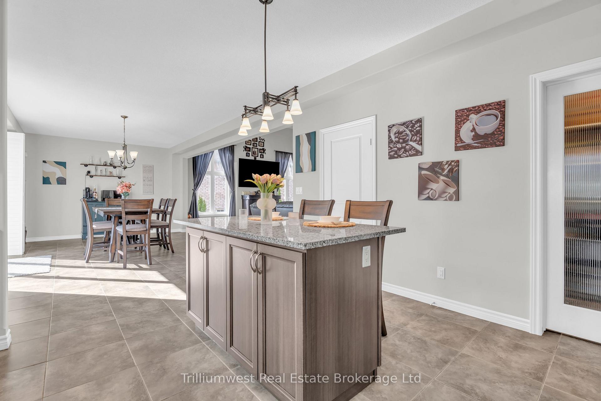 Photo 16 of 535 Woodbine Avenue, Kitchener — HOMEH