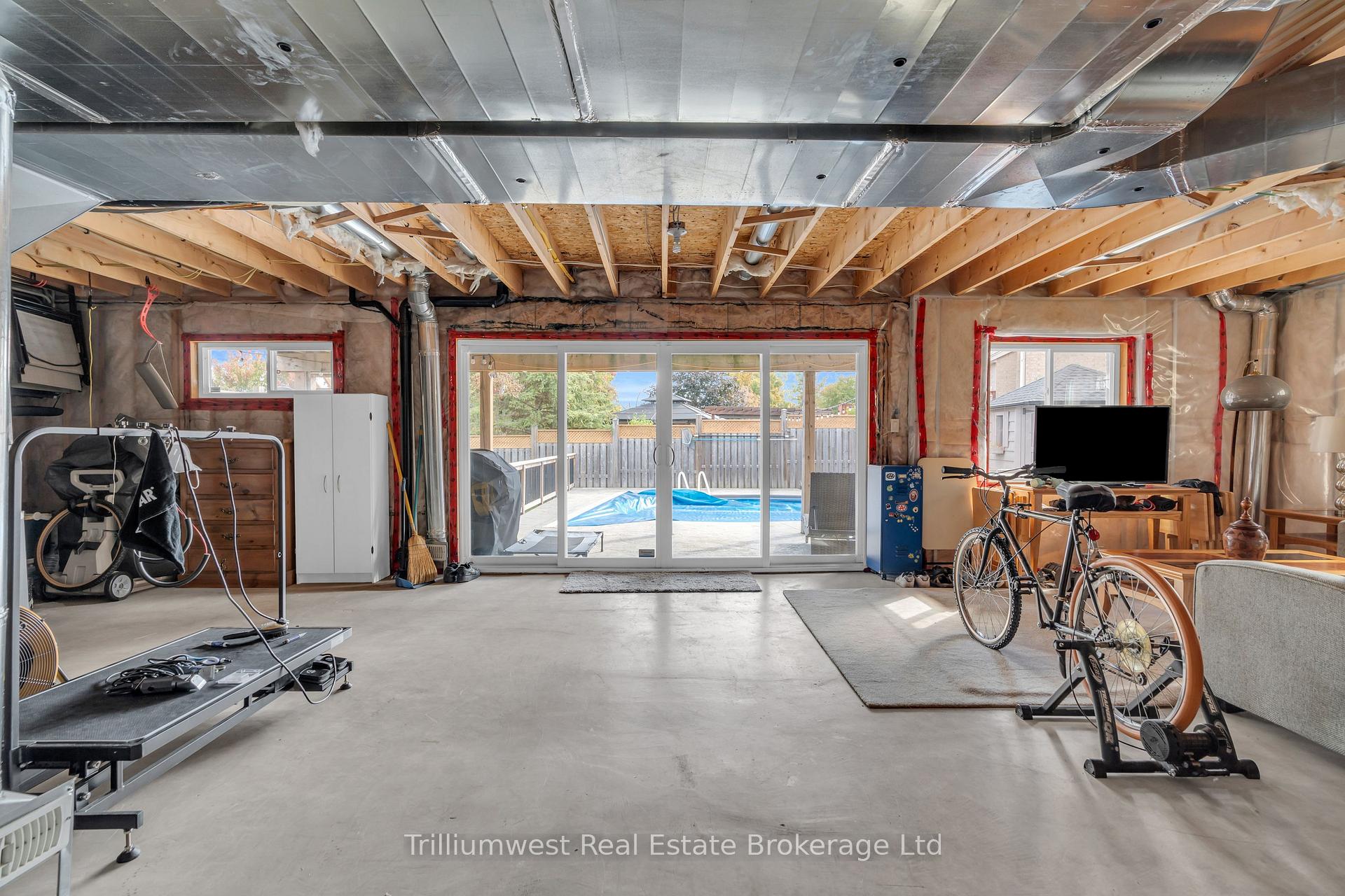 Photo 22 of 535 Woodbine Avenue, Kitchener — HOMEH