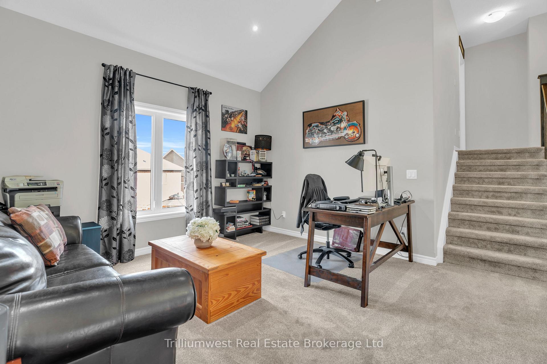 Photo 23 of 535 Woodbine Avenue, Kitchener — HOMEH