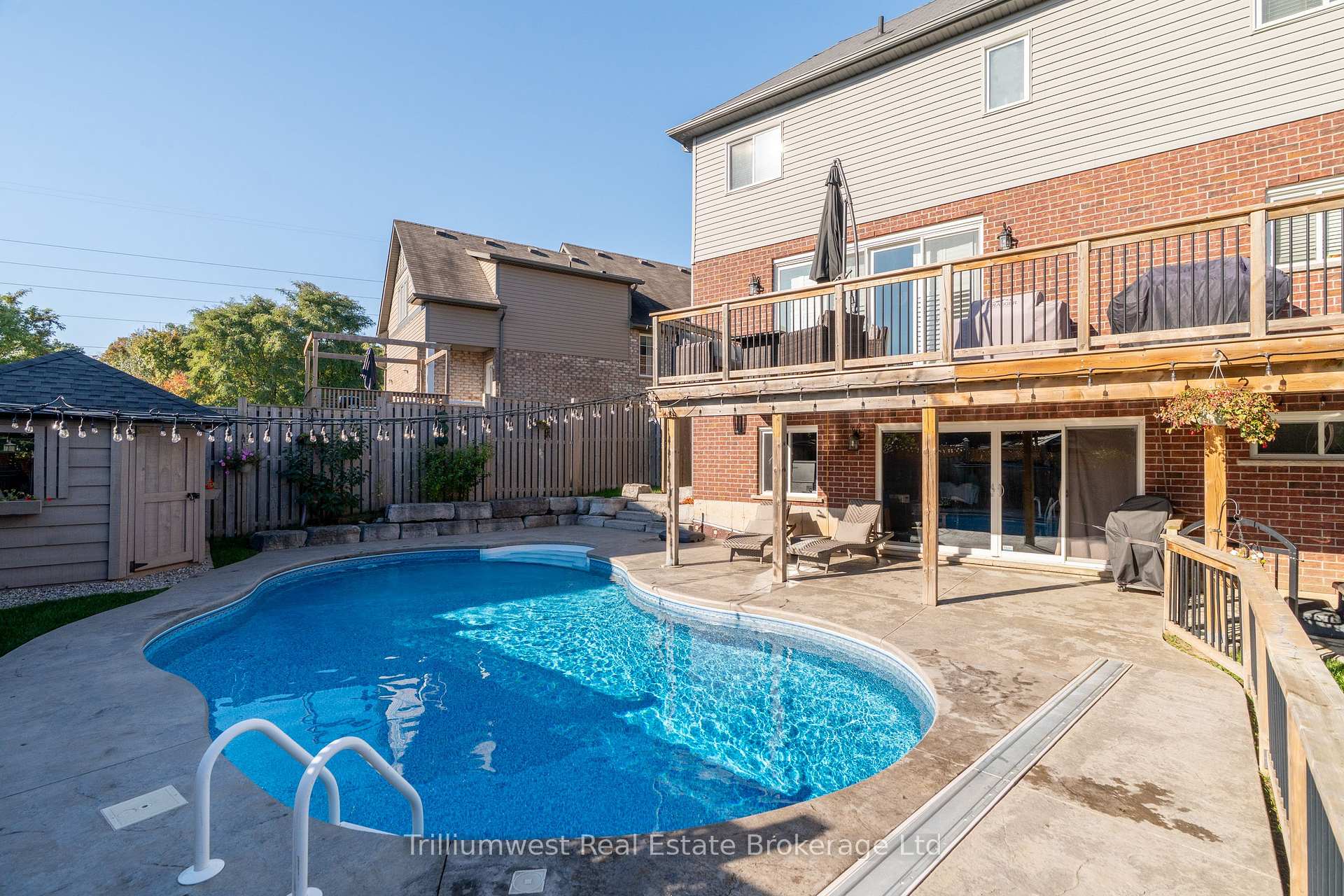 Photo 37 of 535 Woodbine Avenue, Kitchener — HOMEH