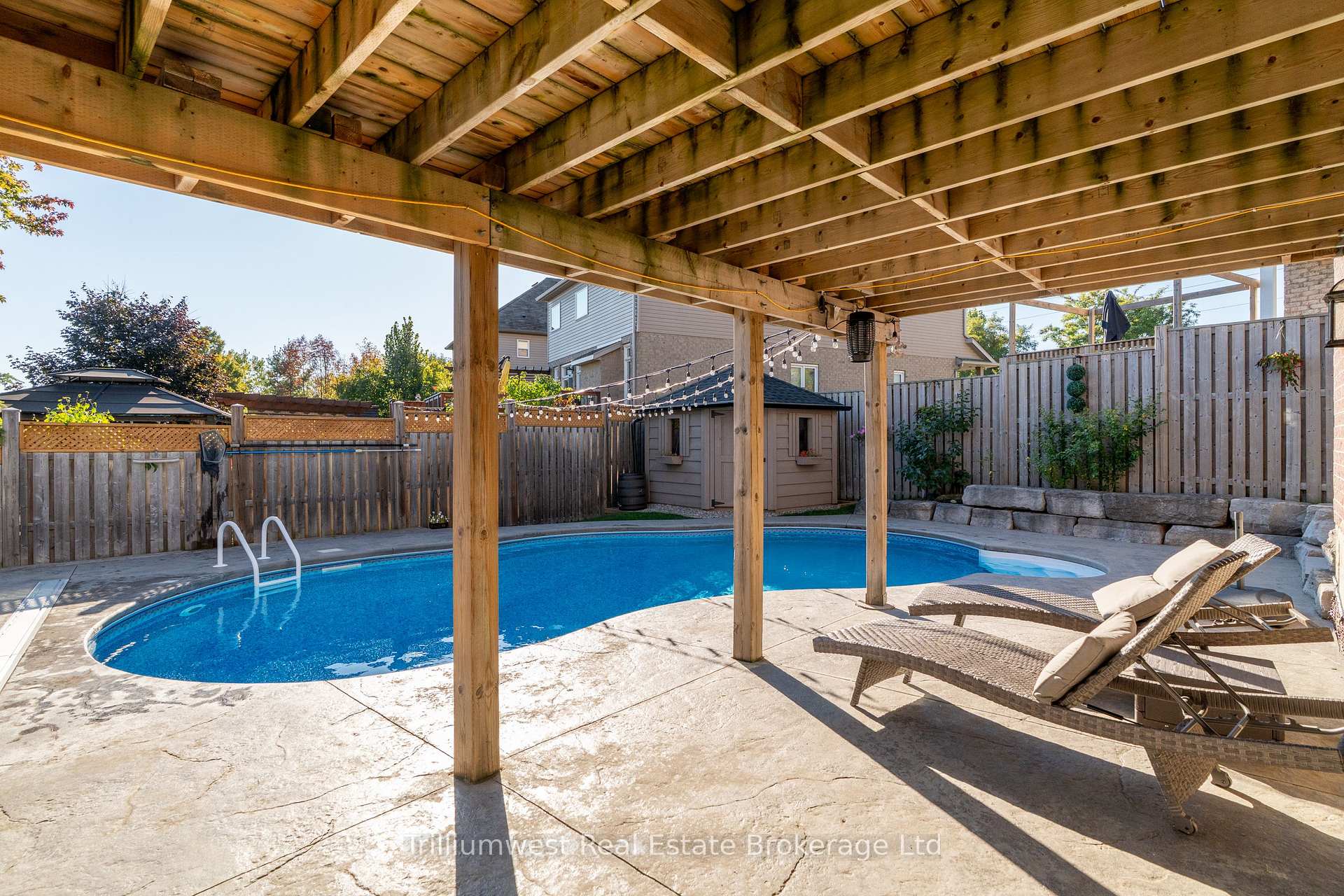 Photo 39 of 535 Woodbine Avenue, Kitchener — HOMEH