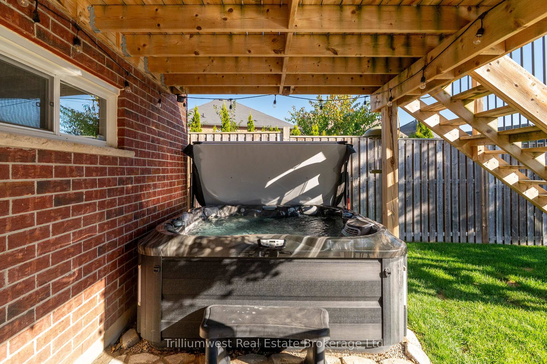 Photo 40 of 535 Woodbine Avenue, Kitchener — HOMEH