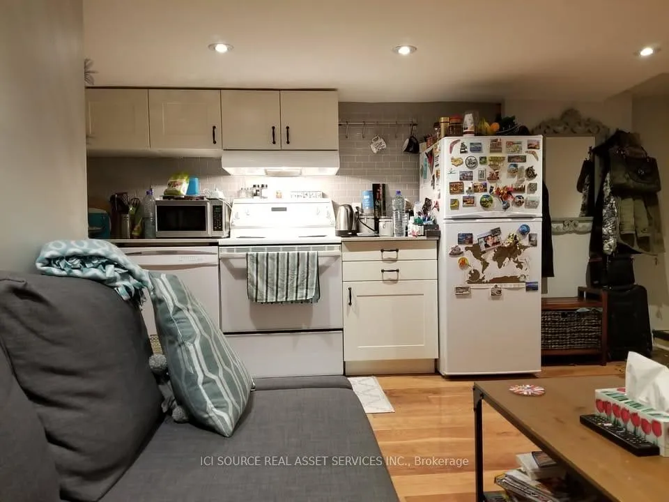 Photo 4 of Unit Lower, 29 Via Italia, Toronto, Corso Italia-Davenport — HOMEH