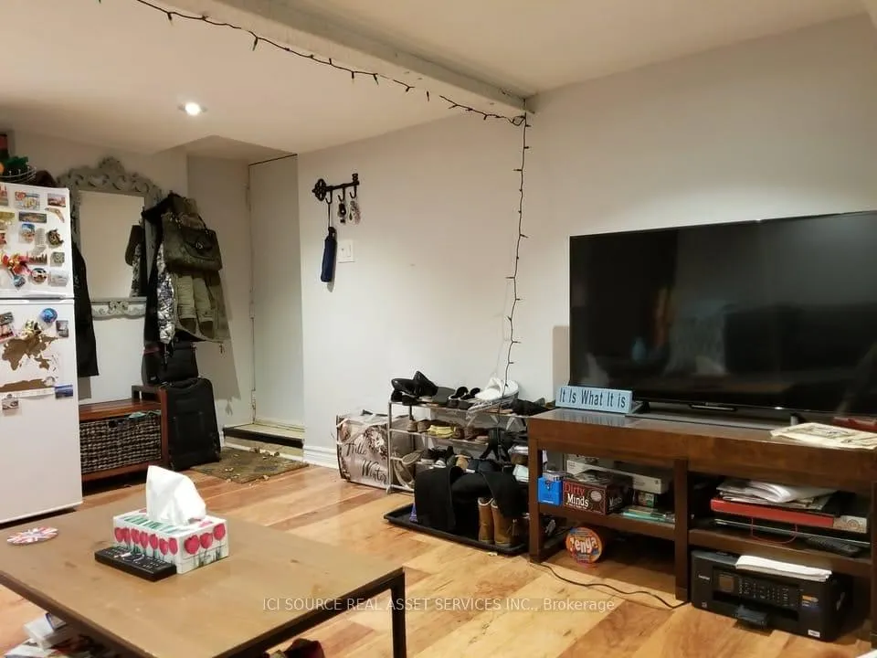 Photo 10 of Unit Lower, 29 Via Italia, Toronto, Corso Italia-Davenport — HOMEH