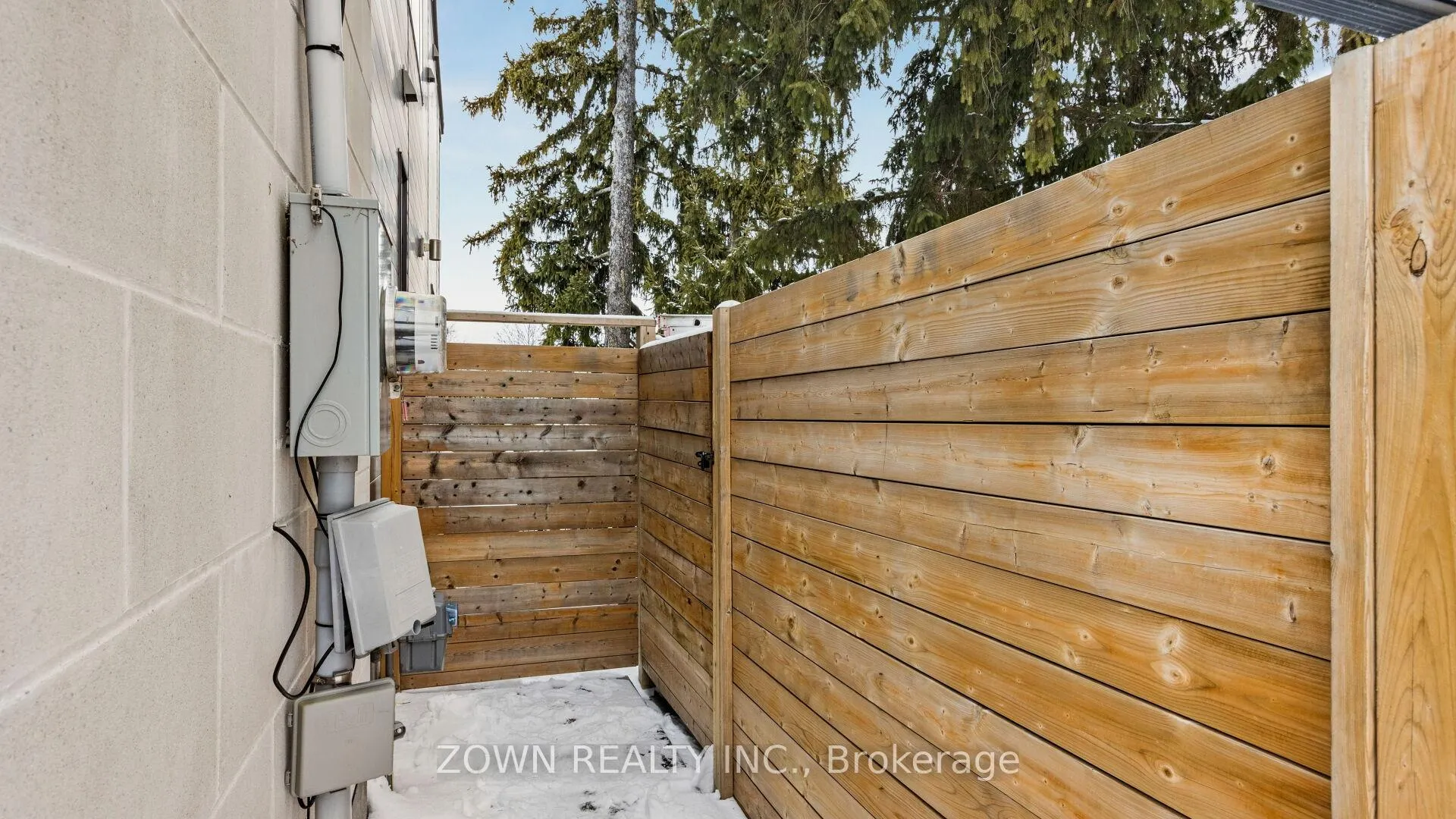 Photo 44 of 2183 Deschenes Street, Ottawa, Woodroffe — HOMEH