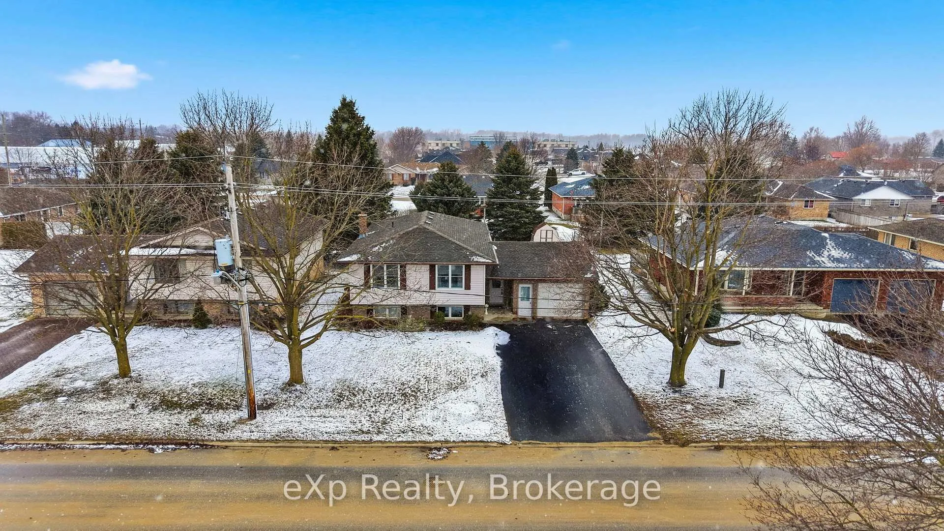 Photo 1 of 407 Durham Street E, Wellington North, Mount Forest — HOMEH