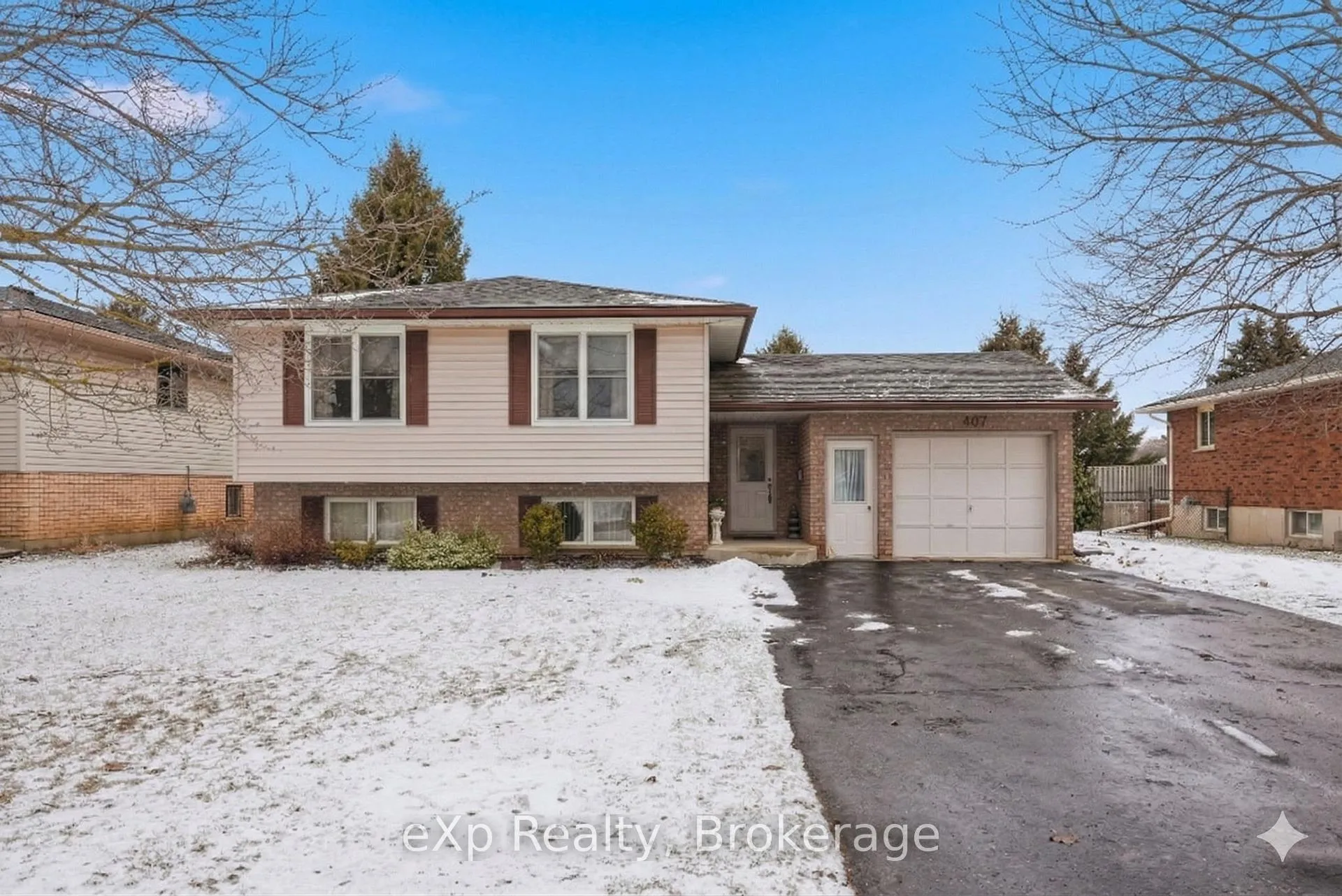 Photo 2 of 407 Durham Street E, Wellington North, Mount Forest — HOMEH