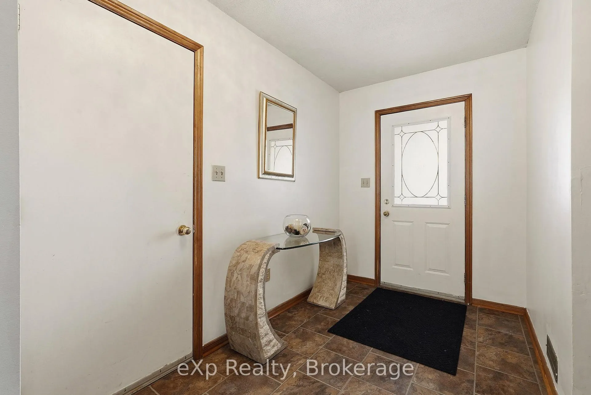 Photo 6 of 407 Durham Street E, Wellington North, Mount Forest — HOMEH