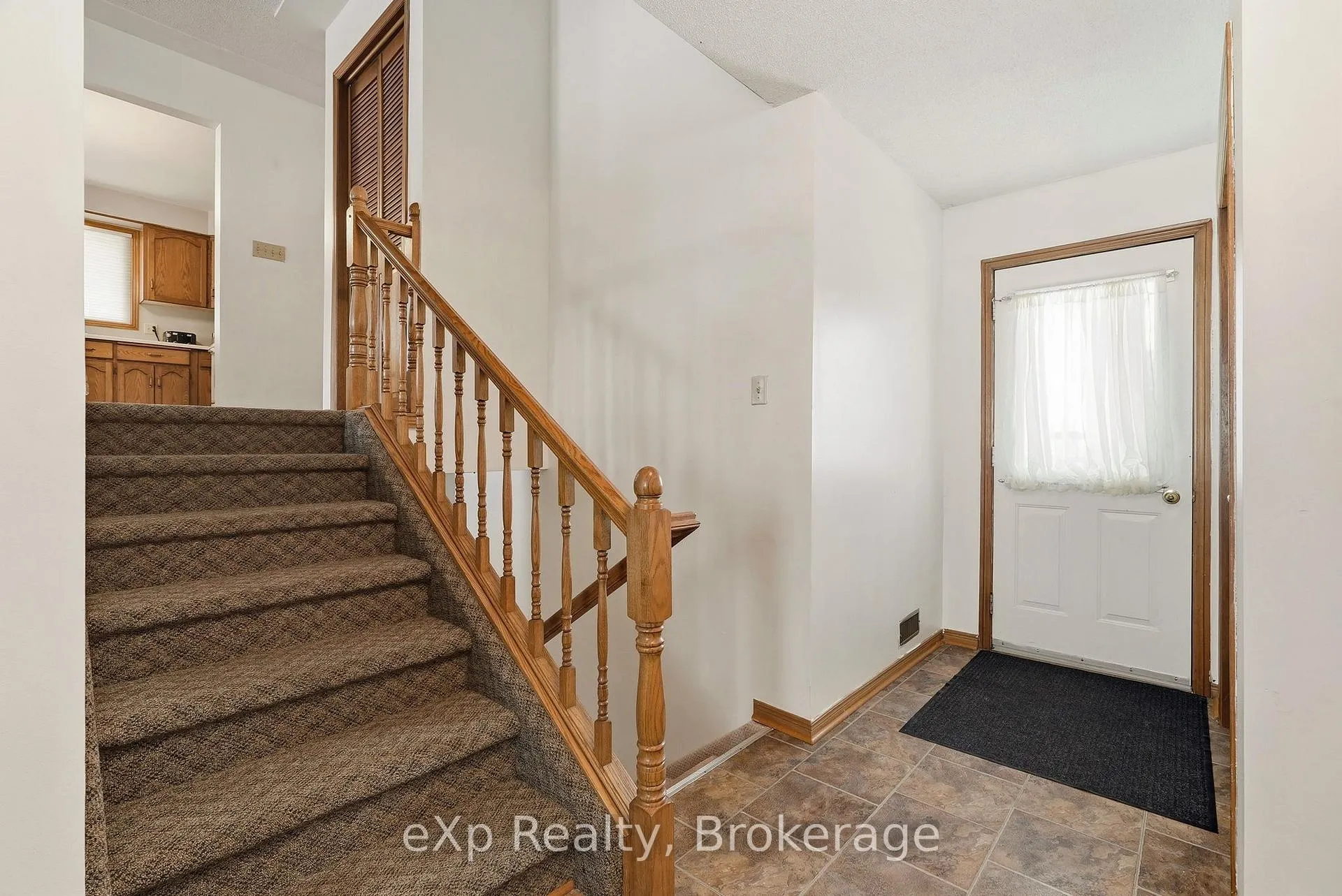 Photo 7 of 407 Durham Street E, Wellington North, Mount Forest — HOMEH