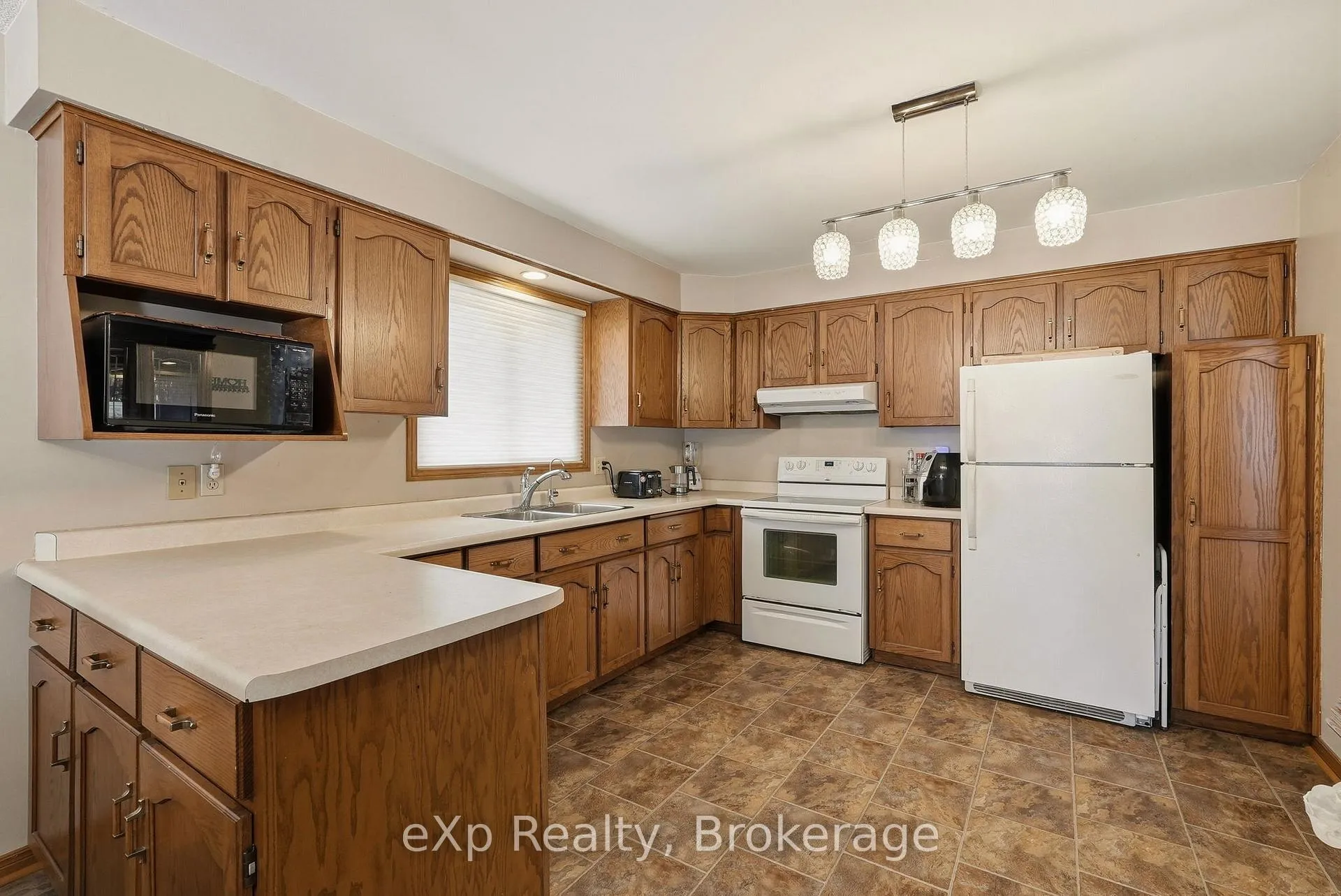 Photo 14 of 407 Durham Street E, Wellington North, Mount Forest — HOMEH