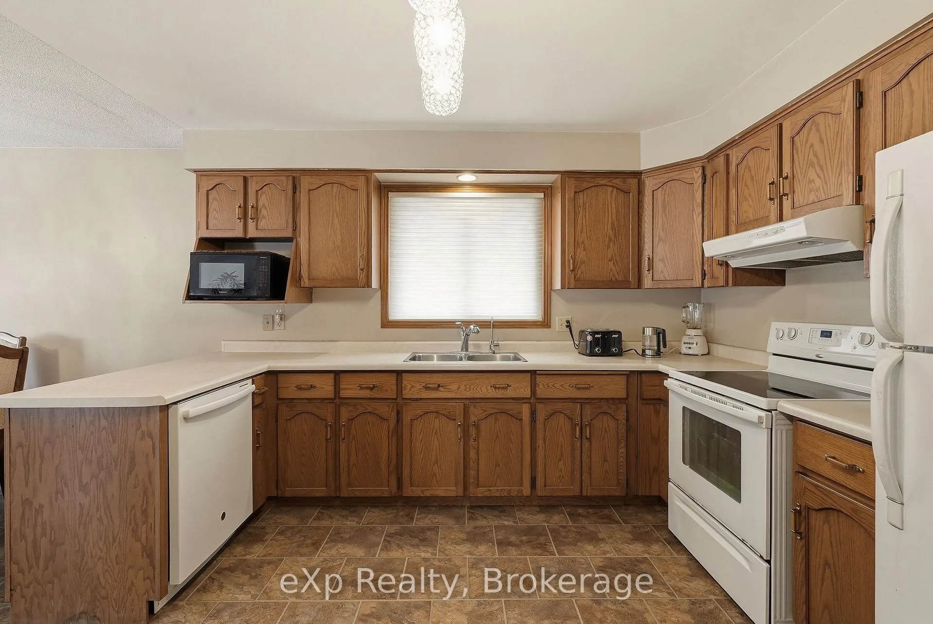 Photo 15 of 407 Durham Street E, Wellington North, Mount Forest — HOMEH