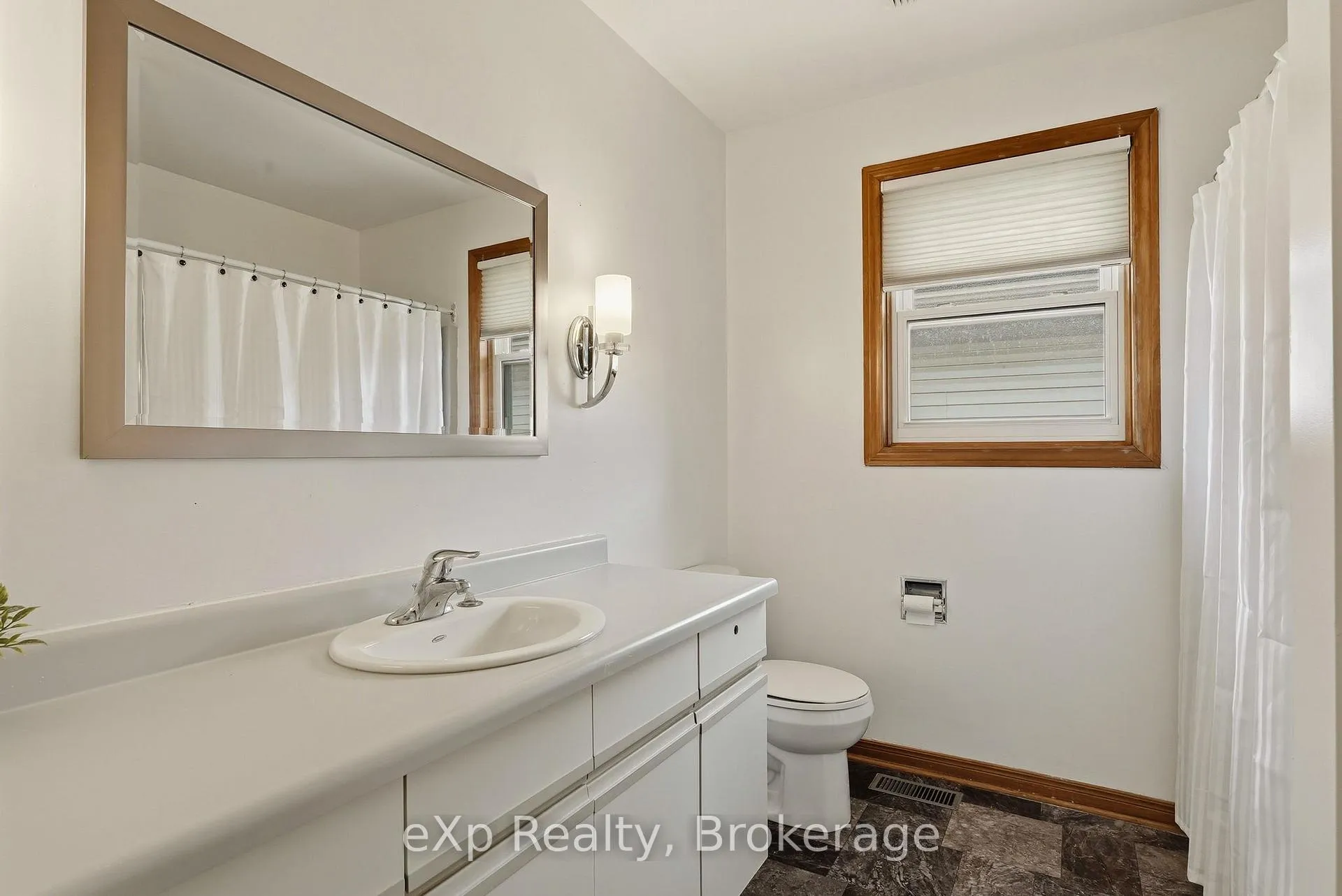 Photo 25 of 407 Durham Street E, Wellington North, Mount Forest — HOMEH