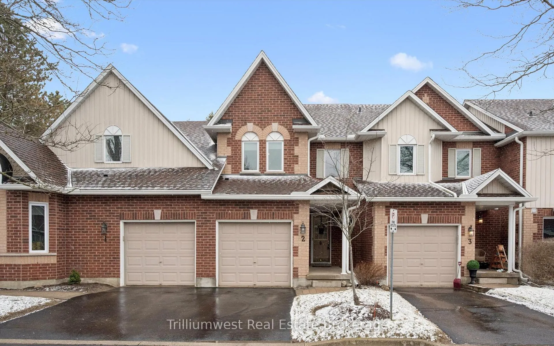 Photo 4 of Unit Unit 2, 39 Ptarmigan Drive, Guelph, Kortright Hills — HOMEH