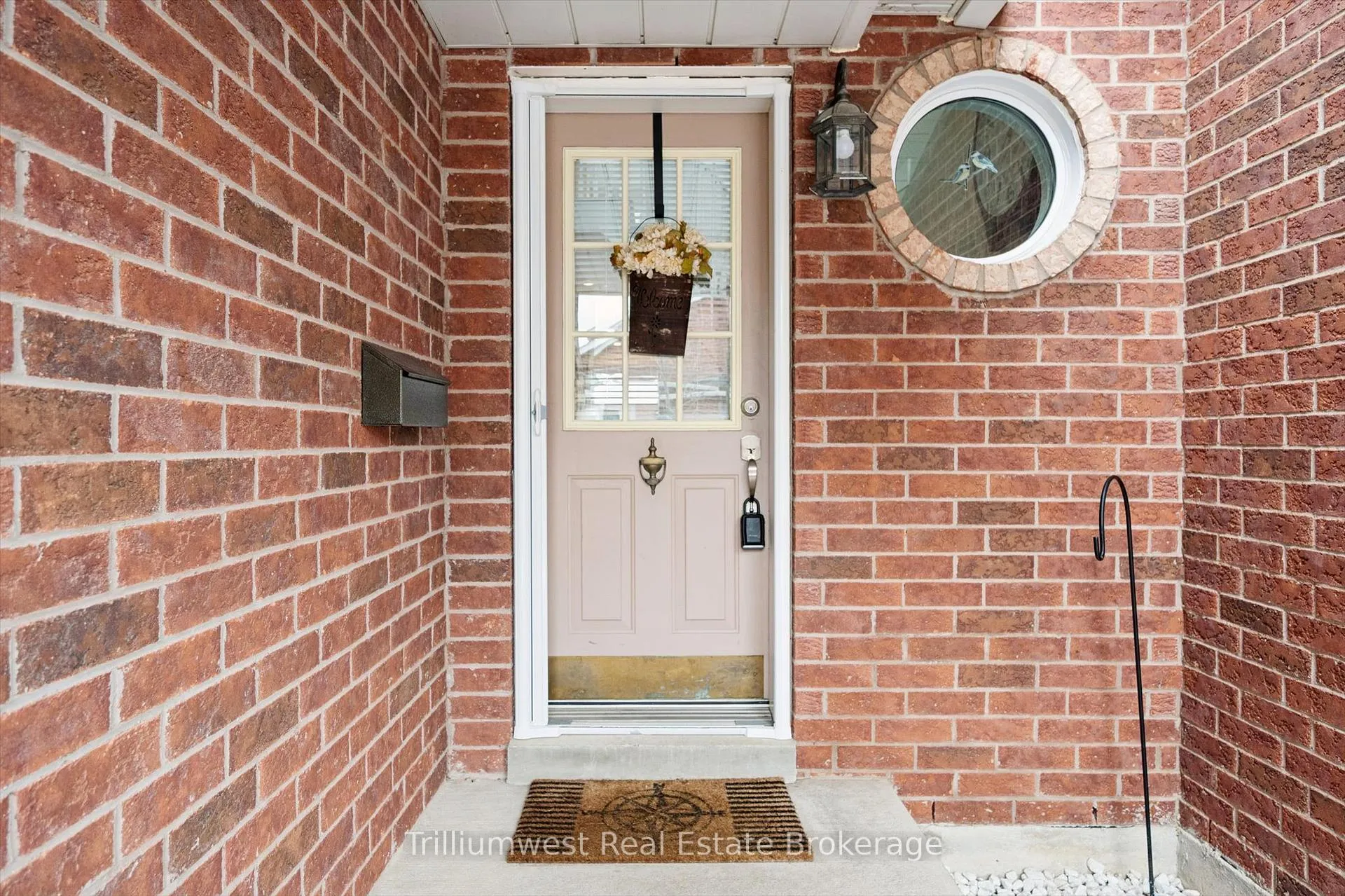 Photo 5 of Unit Unit 2, 39 Ptarmigan Drive, Guelph, Kortright Hills — HOMEH
