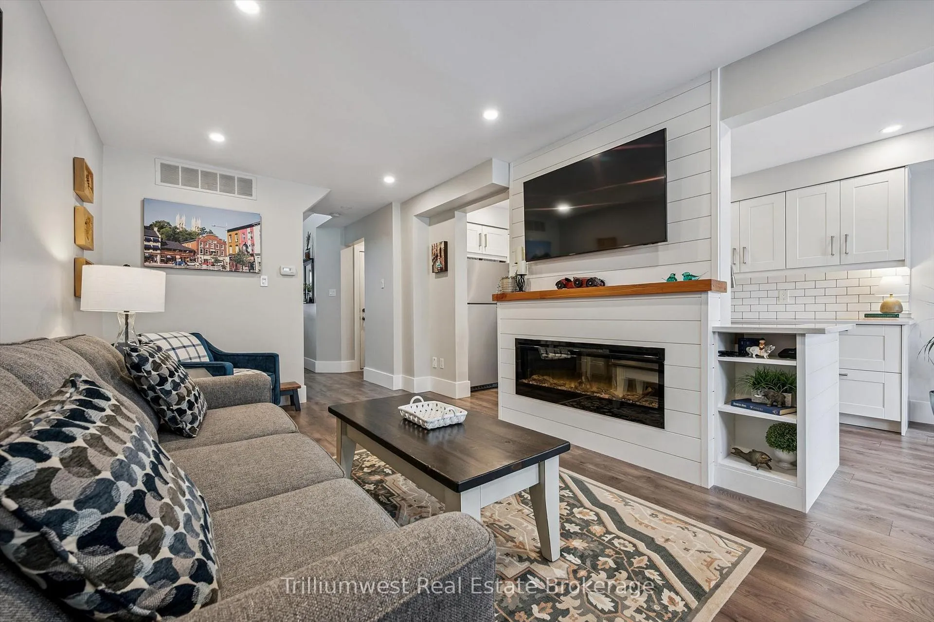 Photo 12 of Unit Unit 2, 39 Ptarmigan Drive, Guelph, Kortright Hills — HOMEH