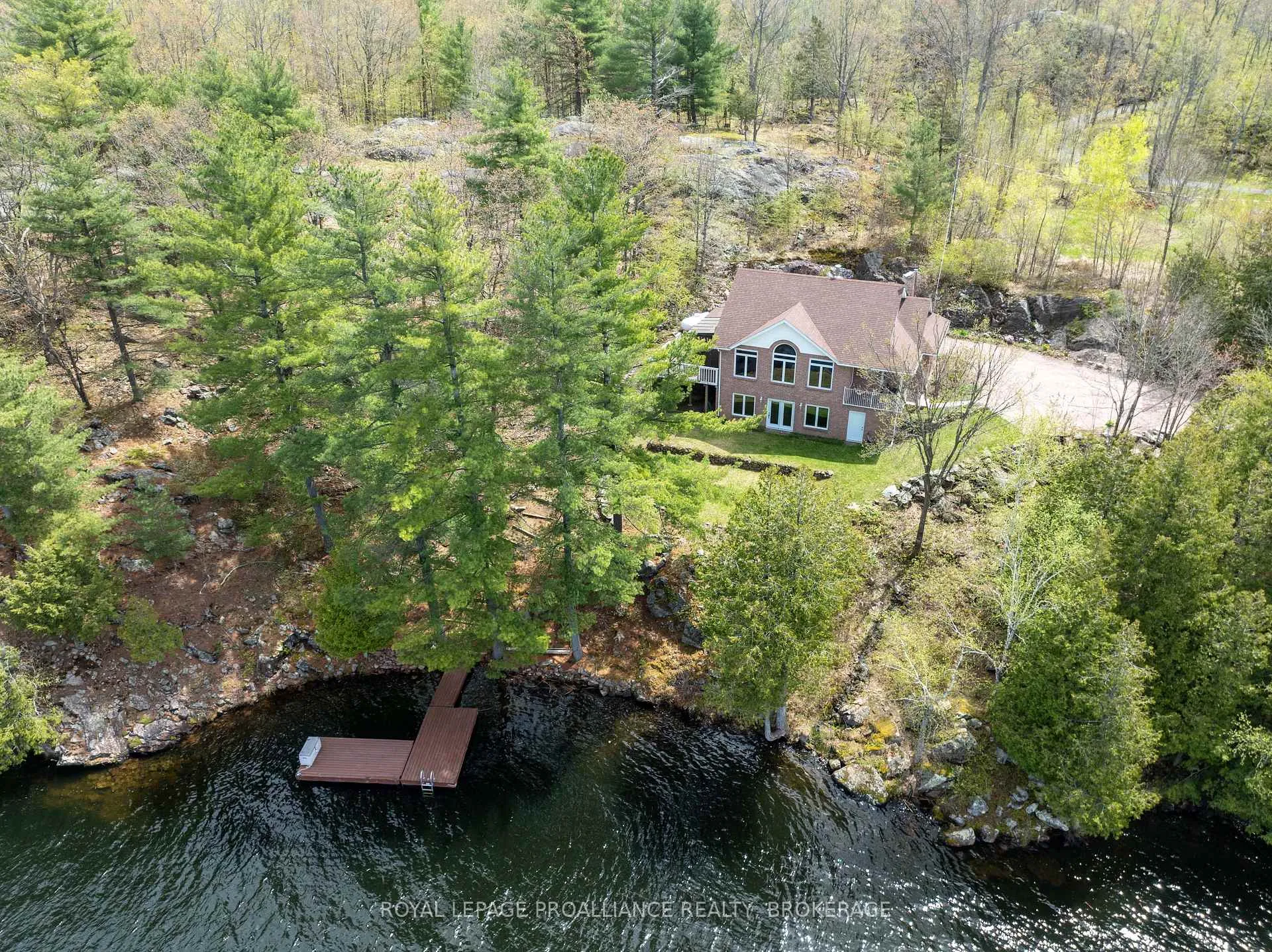 Photo 2 of 1133 Sassy Tree Lane, Frontenac, Frontenac South — HOMEH