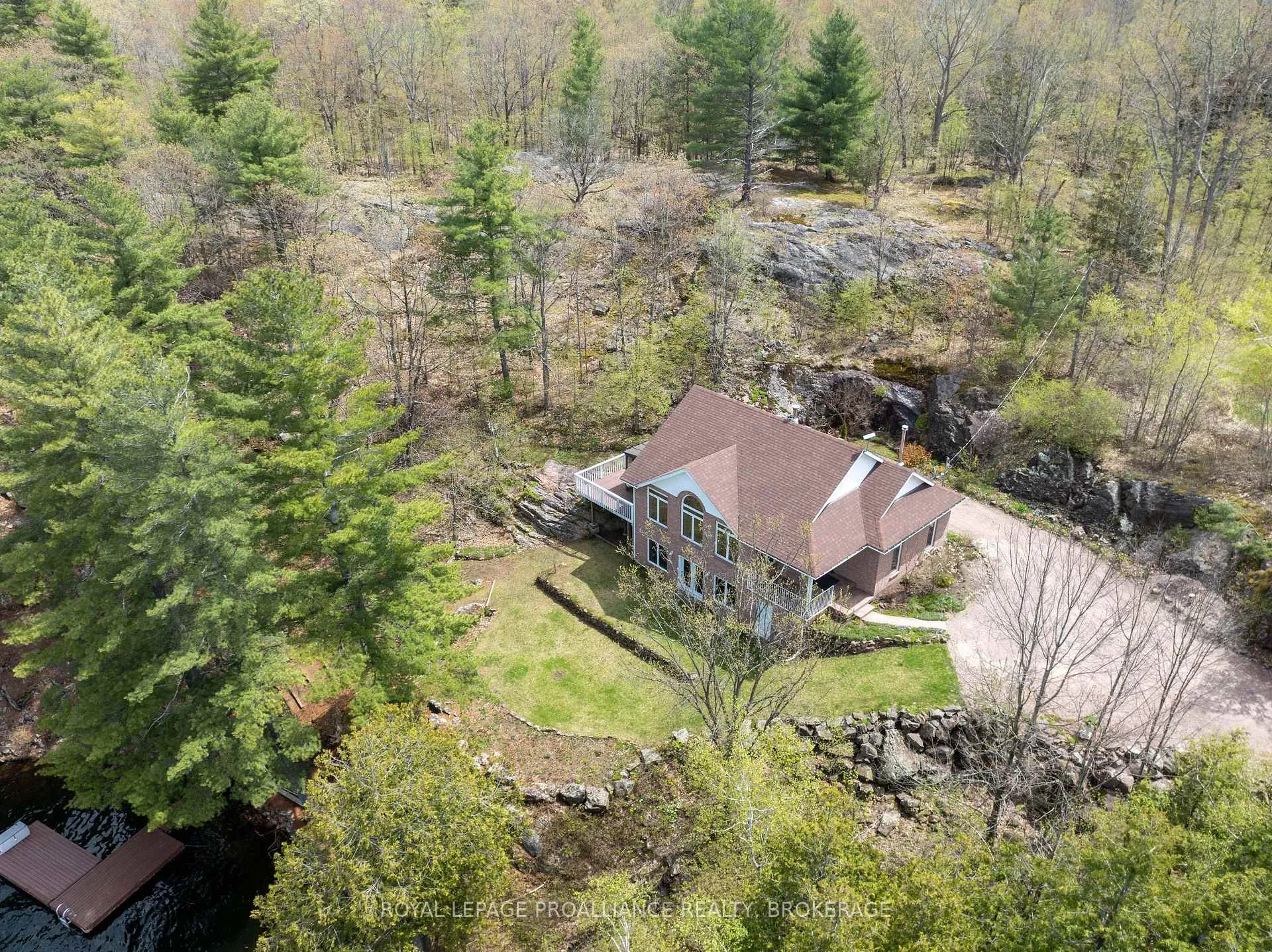 Photo 3 of 1133 Sassy Tree Lane, Frontenac, Frontenac South — HOMEH
