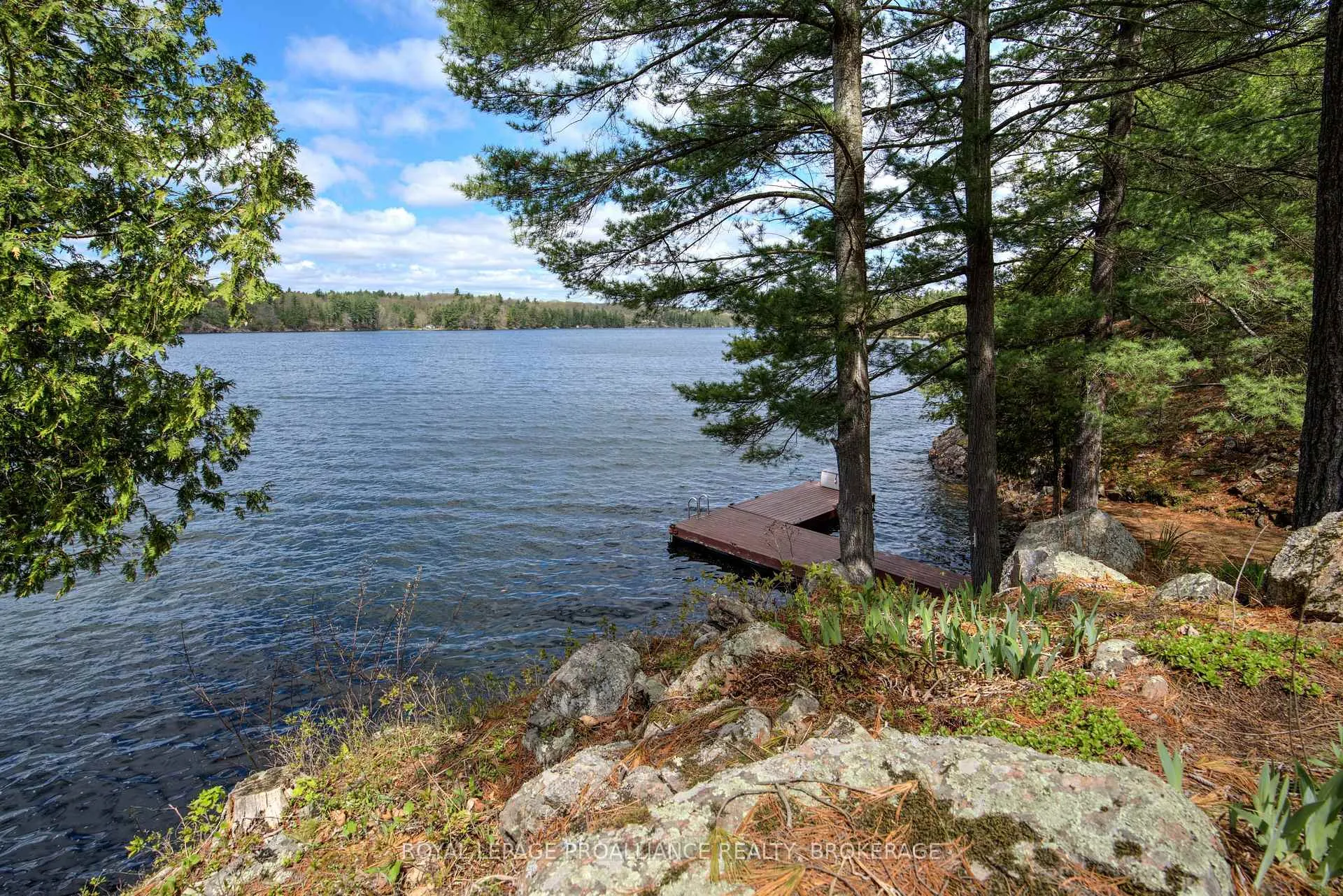 Photo 9 of 1133 Sassy Tree Lane, Frontenac, Frontenac South — HOMEH