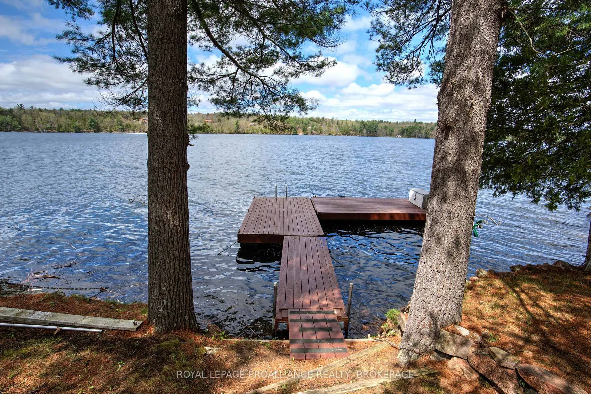 Photo 13 of 1133 Sassy Tree Lane, Frontenac, Frontenac South — HOMEH