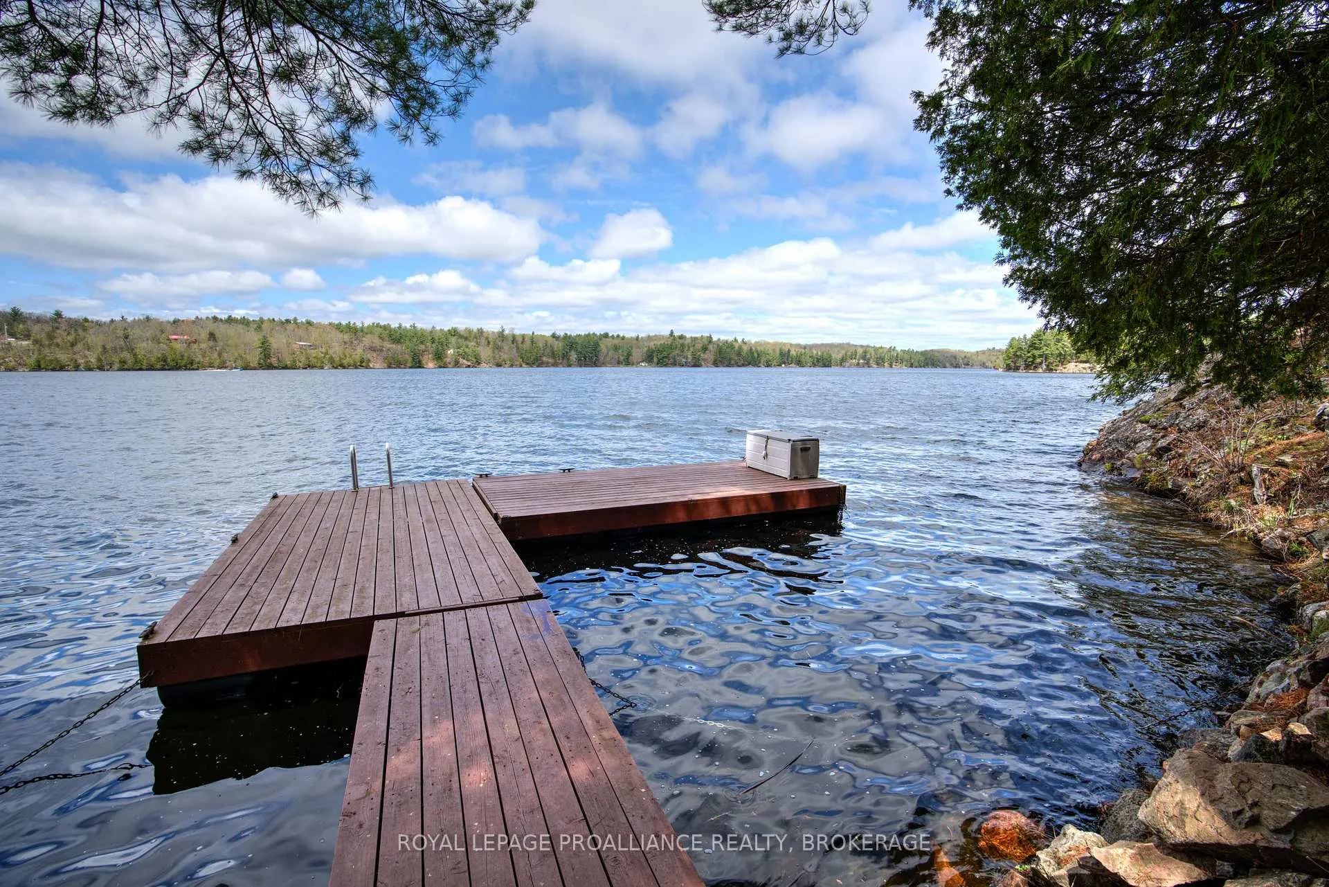 Photo 15 of 1133 Sassy Tree Lane, Frontenac, Frontenac South — HOMEH