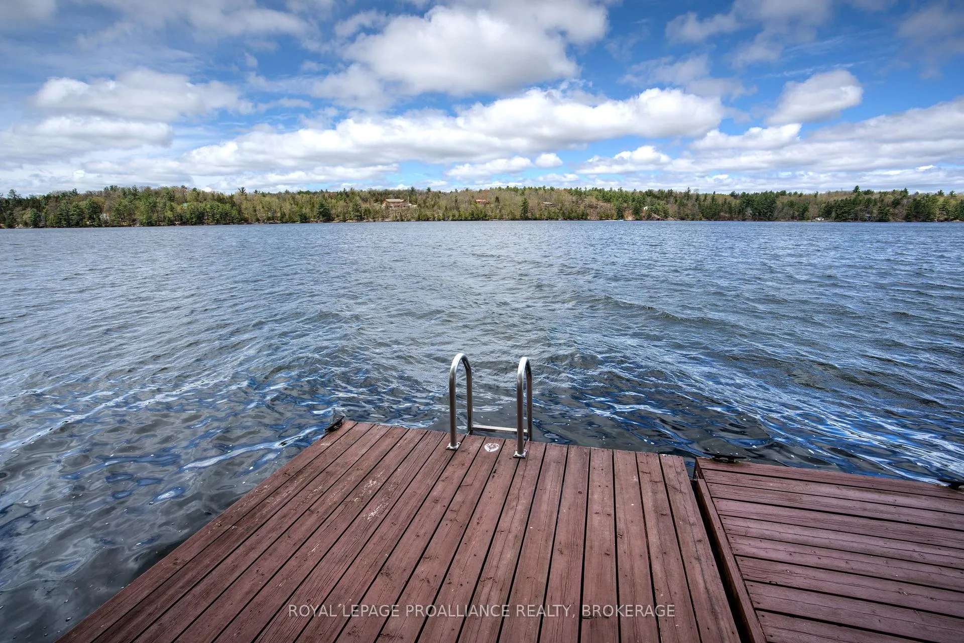 Photo 17 of 1133 Sassy Tree Lane, Frontenac, Frontenac South — HOMEH