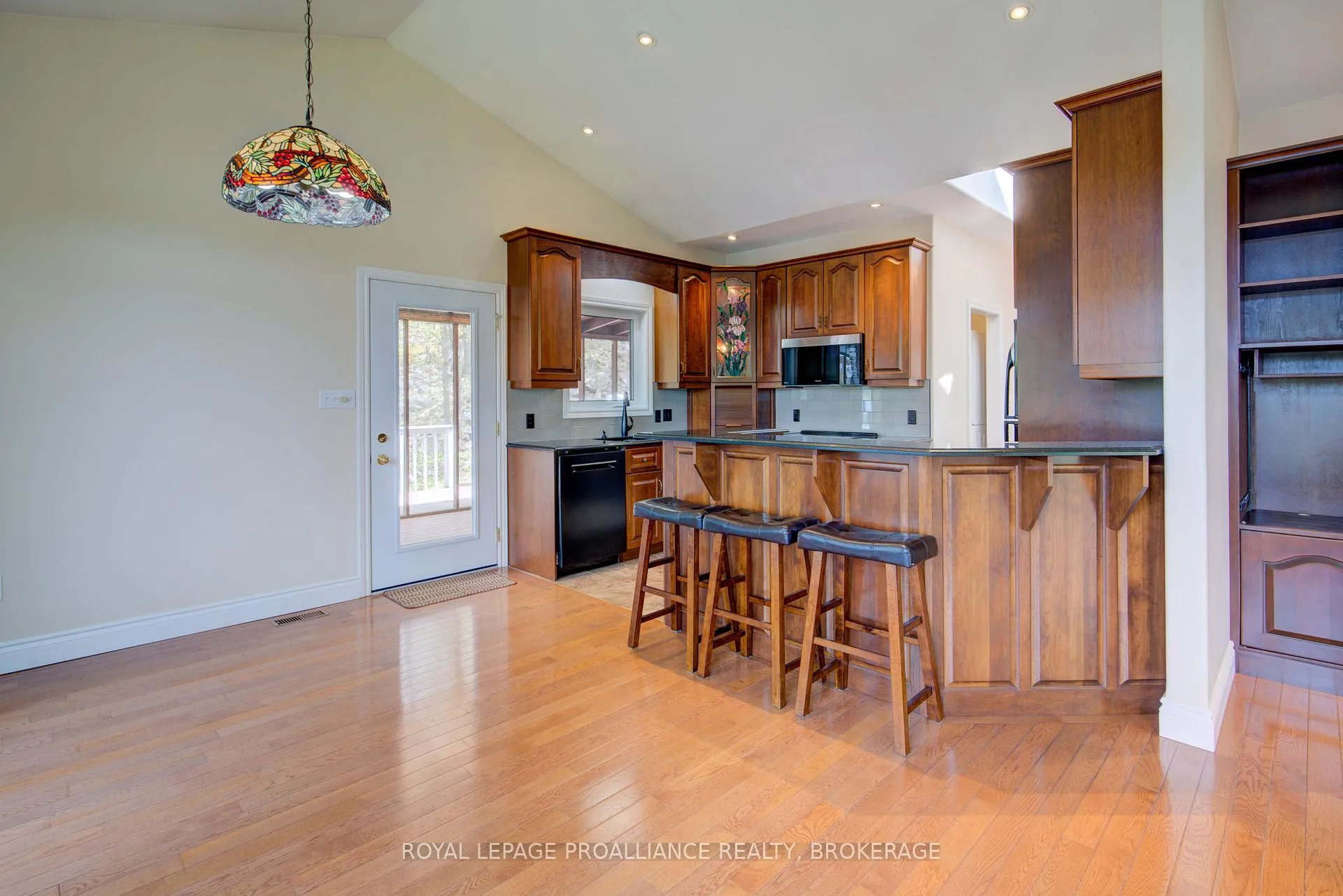Photo 27 of 1133 Sassy Tree Lane, Frontenac, Frontenac South — HOMEH