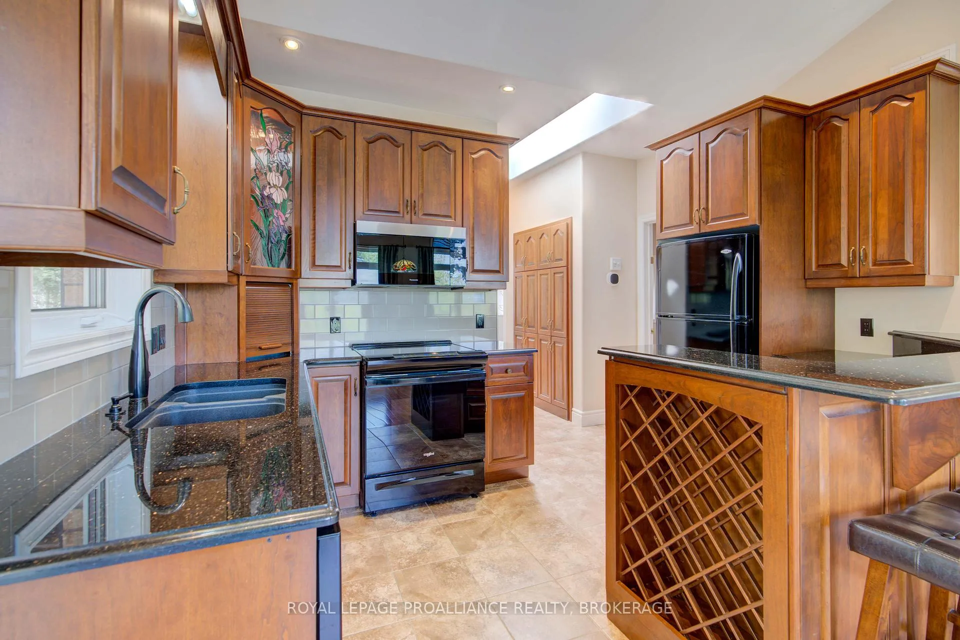 Photo 29 of 1133 Sassy Tree Lane, Frontenac, Frontenac South — HOMEH