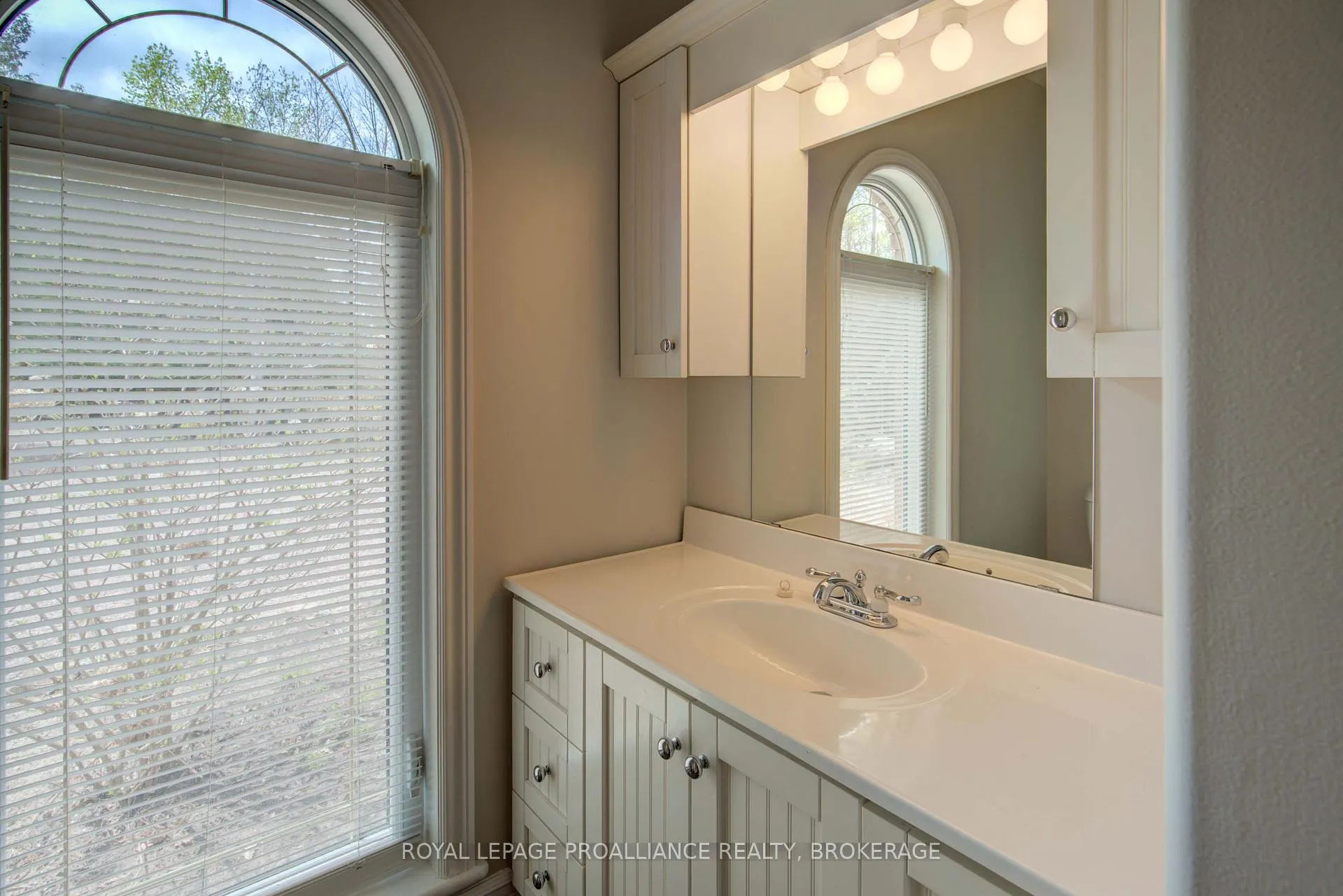 Photo 41 of 1133 Sassy Tree Lane, Frontenac, Frontenac South — HOMEH