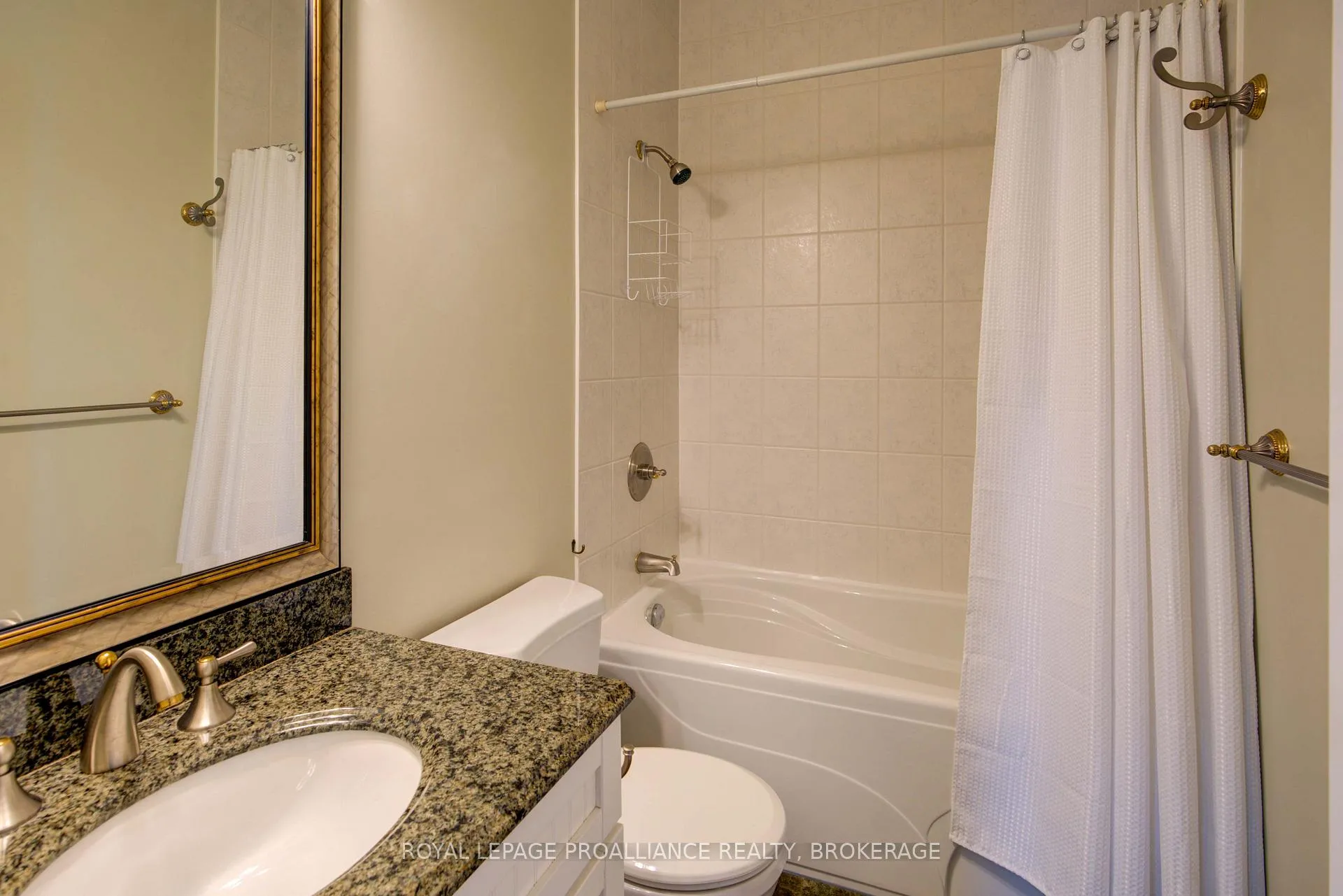 Photo 47 of 1133 Sassy Tree Lane, Frontenac, Frontenac South — HOMEH