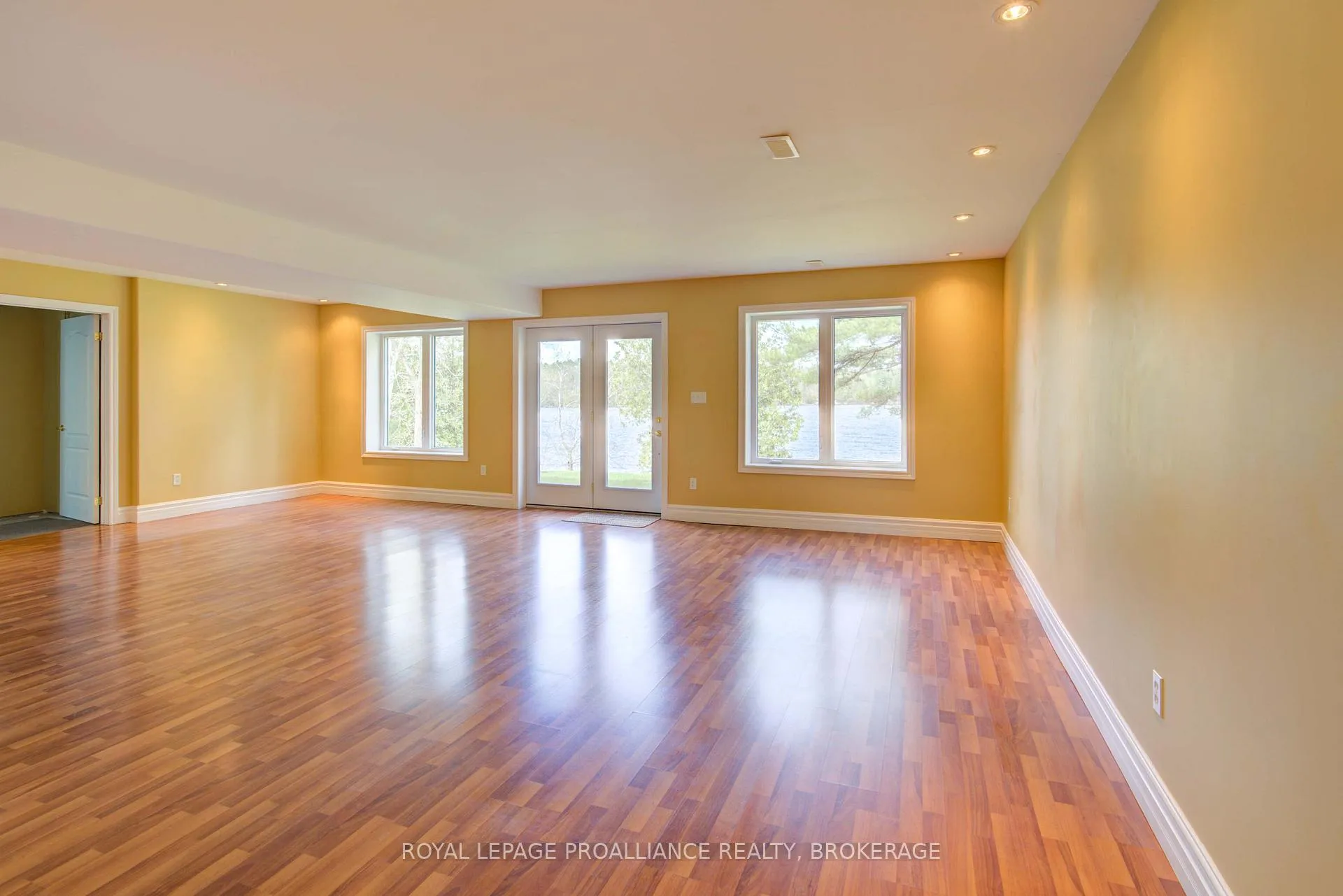 Photo 51 of 1133 Sassy Tree Lane, Frontenac, Frontenac South — HOMEH