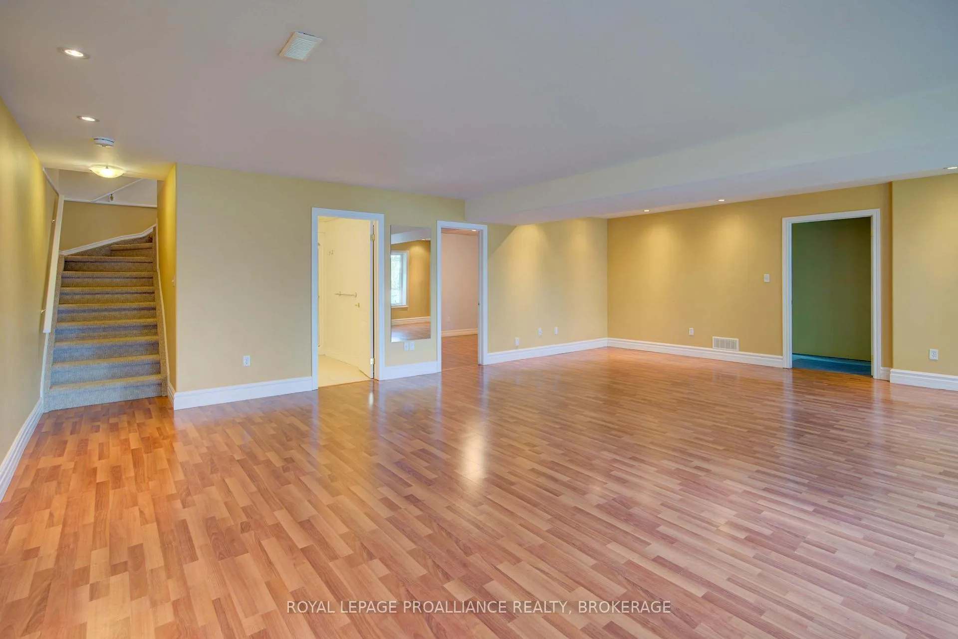 Photo 53 of 1133 Sassy Tree Lane, Frontenac, Frontenac South — HOMEH