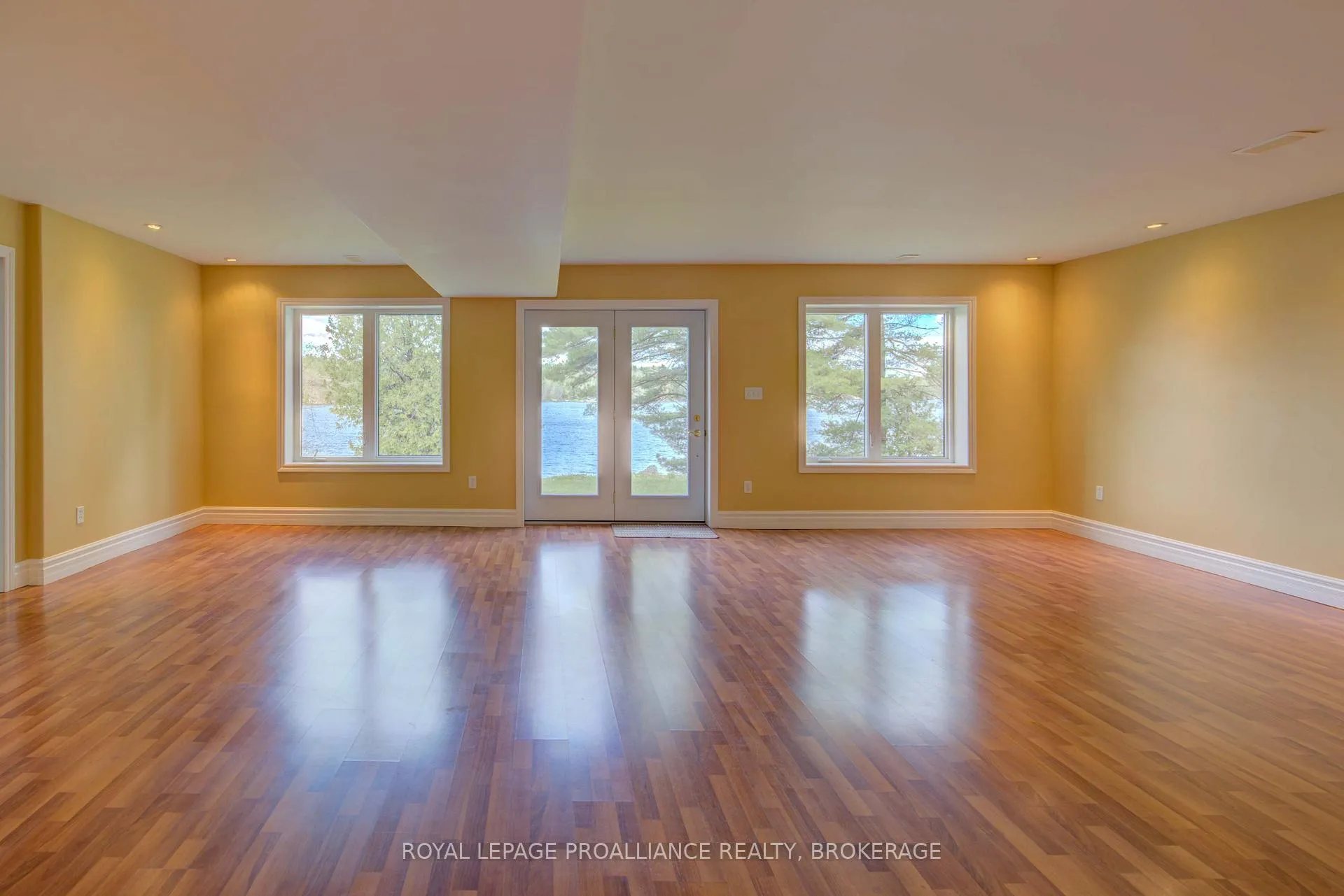 Photo 59 of 1133 Sassy Tree Lane, Frontenac, Frontenac South — HOMEH