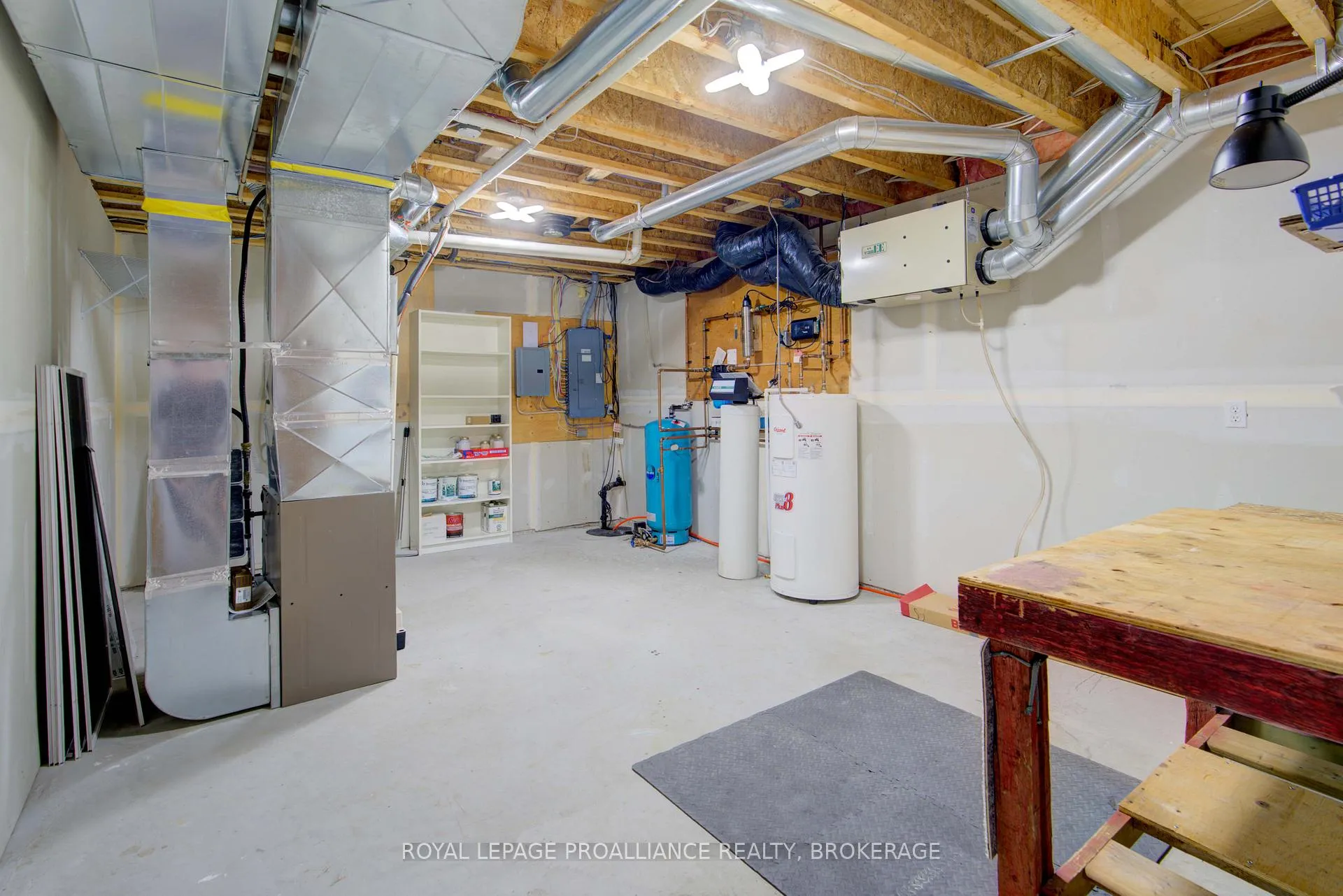 Photo 61 of 1133 Sassy Tree Lane, Frontenac, Frontenac South — HOMEH