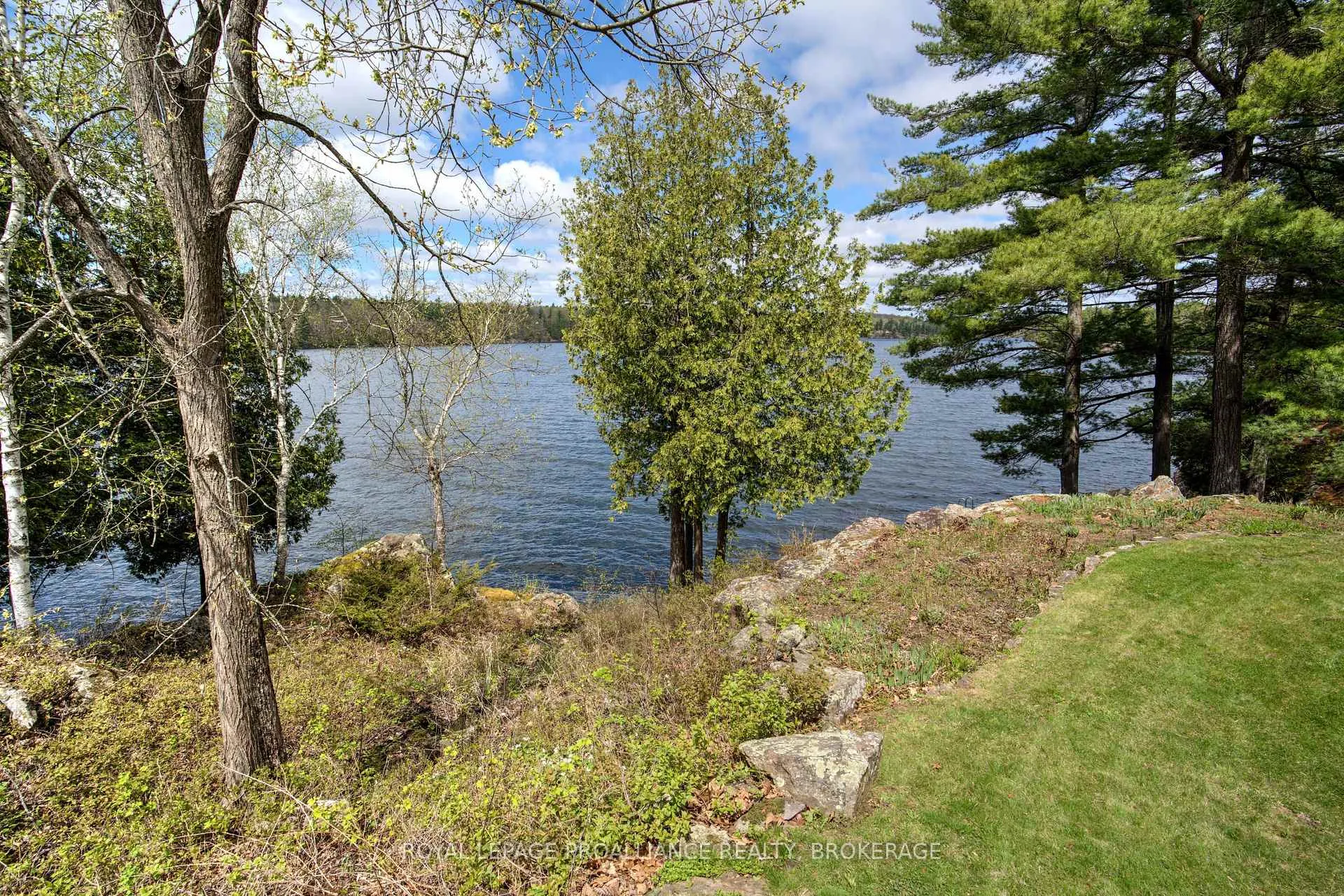 Photo 79 of 1133 Sassy Tree Lane, Frontenac, Frontenac South — HOMEH