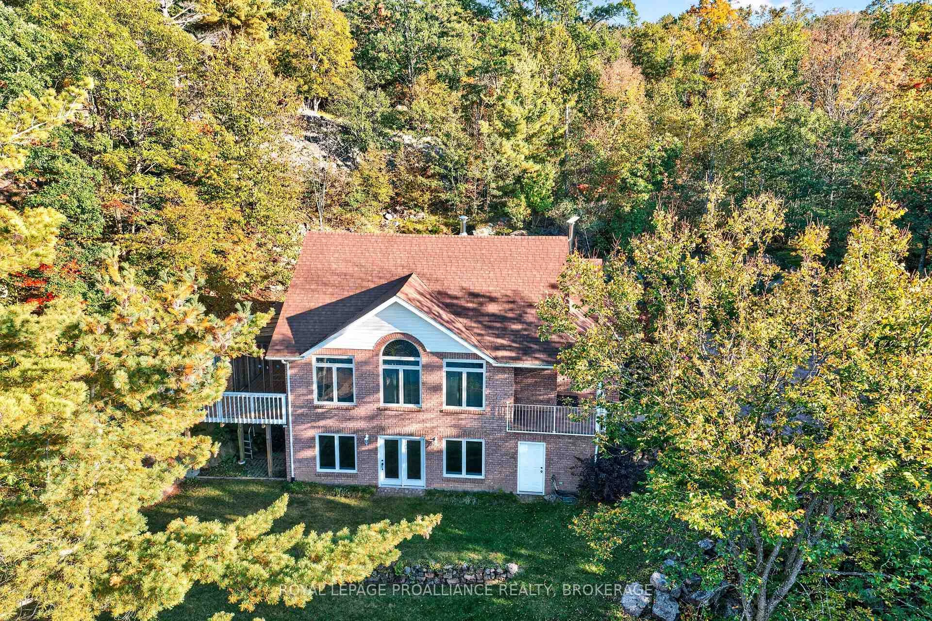 Photo 8 of 1133 Sassy Tree Lane, Frontenac, Frontenac South — HOMEH