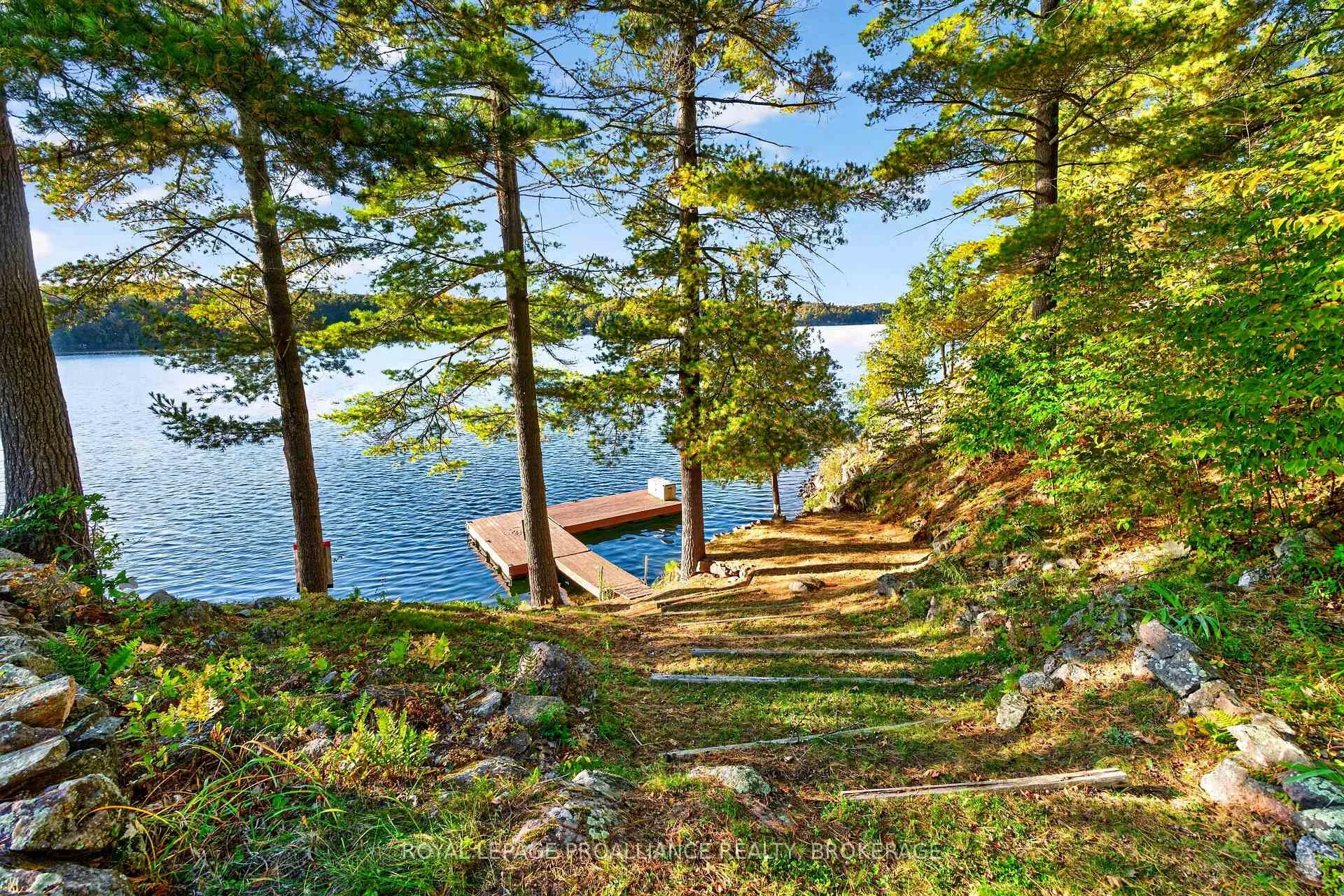 Photo 16 of 1133 Sassy Tree Lane, Frontenac, Frontenac South — HOMEH