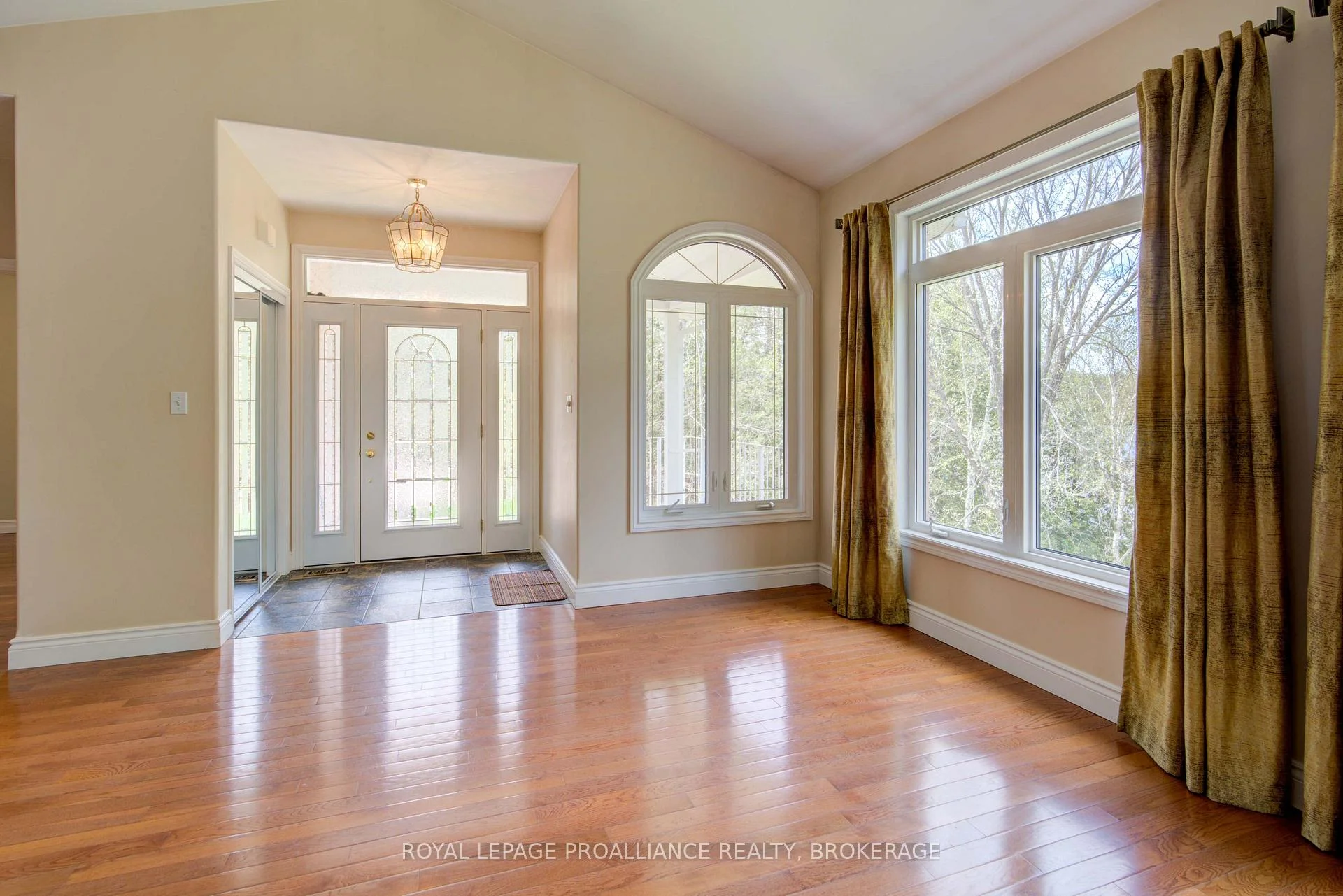 Photo 28 of 1133 Sassy Tree Lane, Frontenac, Frontenac South — HOMEH