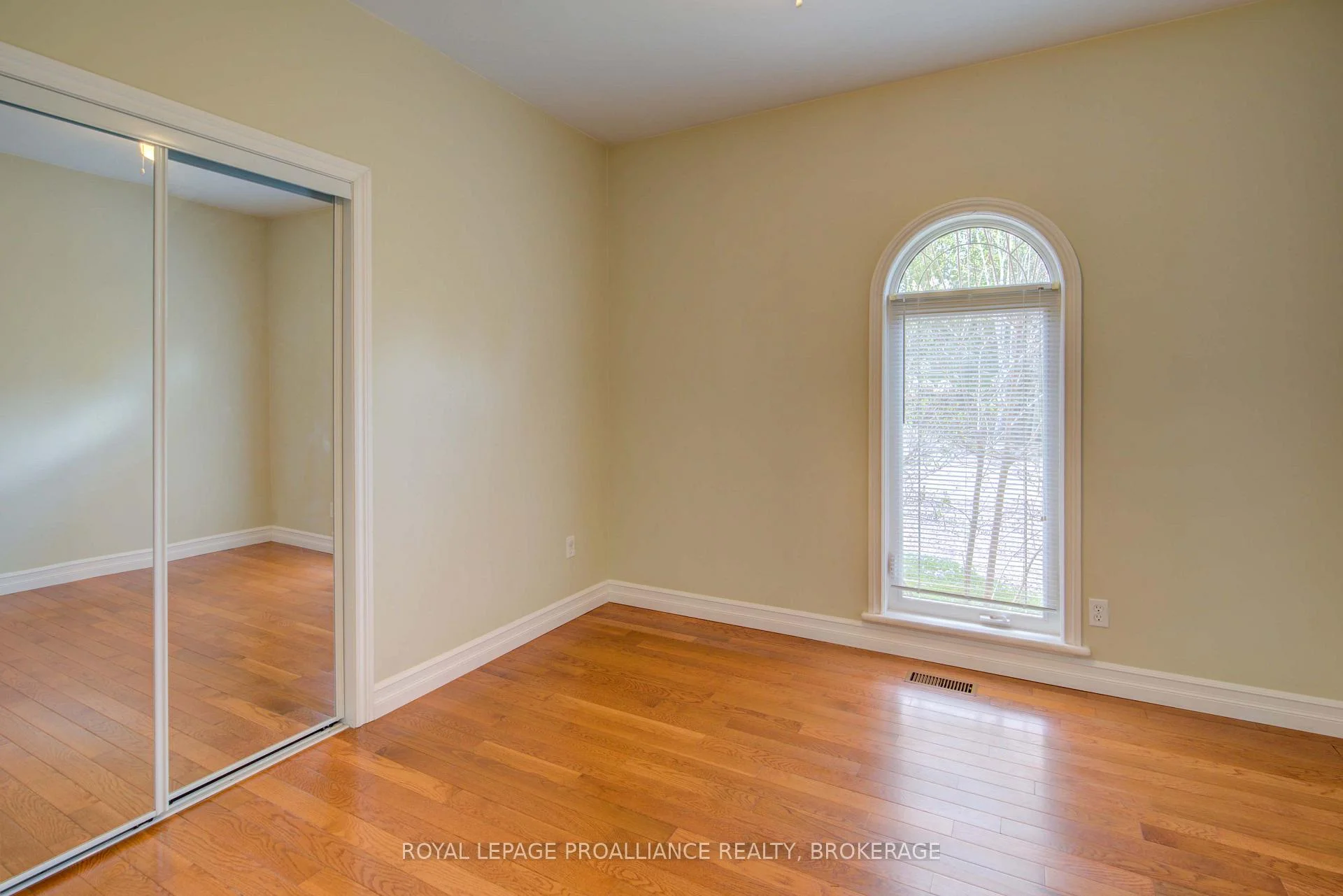 Photo 44 of 1133 Sassy Tree Lane, Frontenac, Frontenac South — HOMEH
