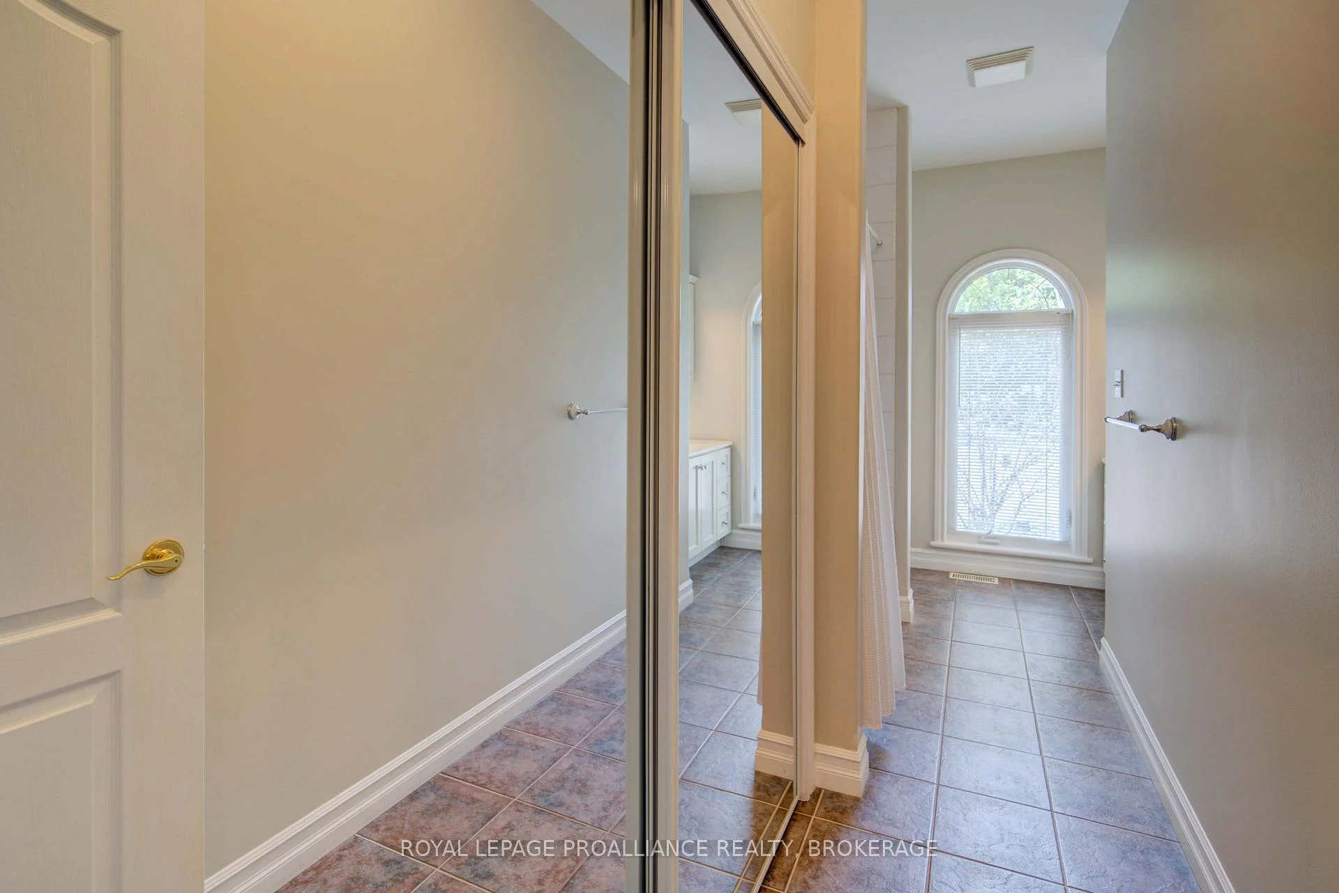 Photo 50 of 1133 Sassy Tree Lane, Frontenac, Frontenac South — HOMEH