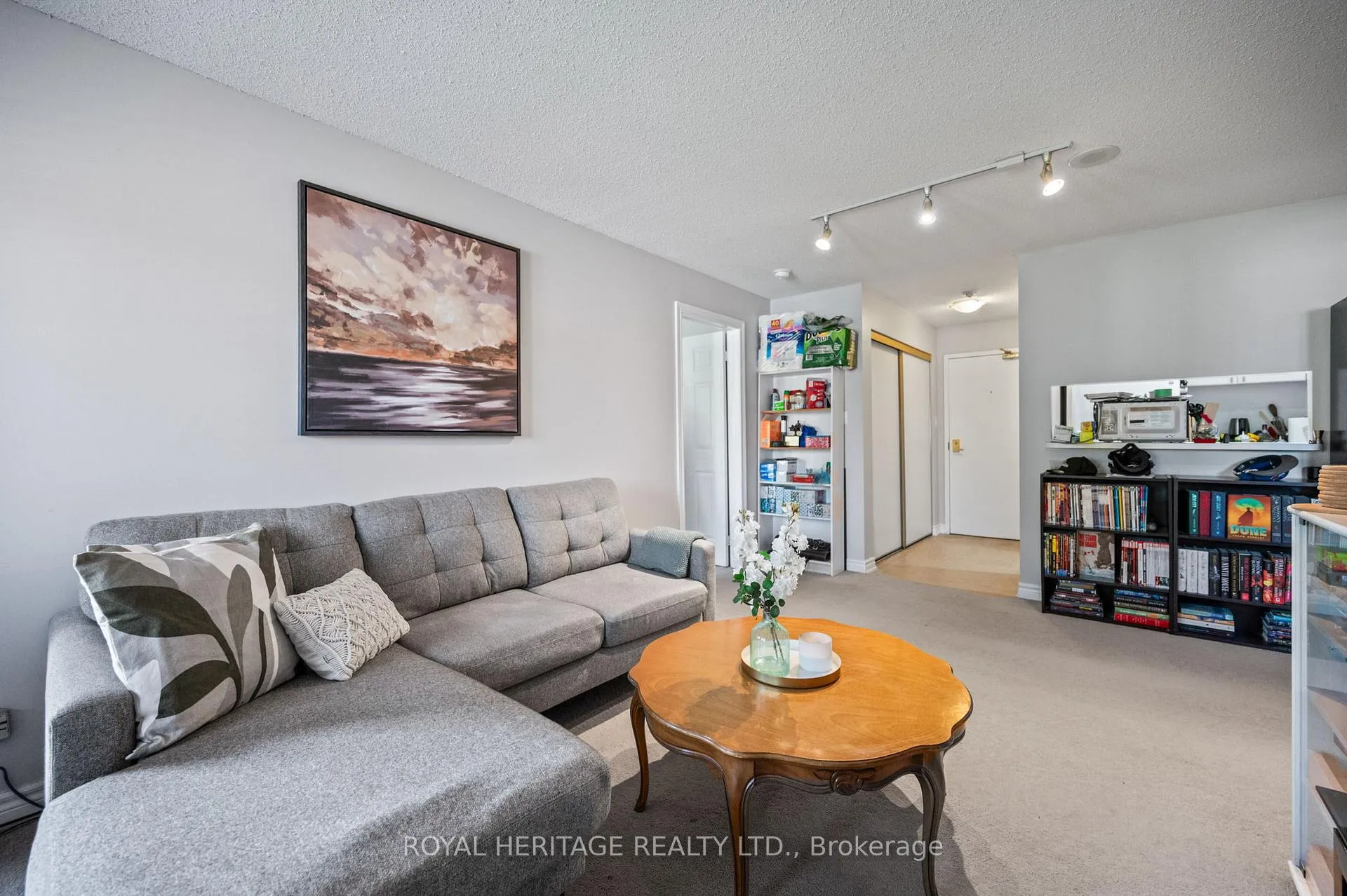 Photo 5 of Unit 303, 195 Lake Driveway, Ajax, South West — HOMEH