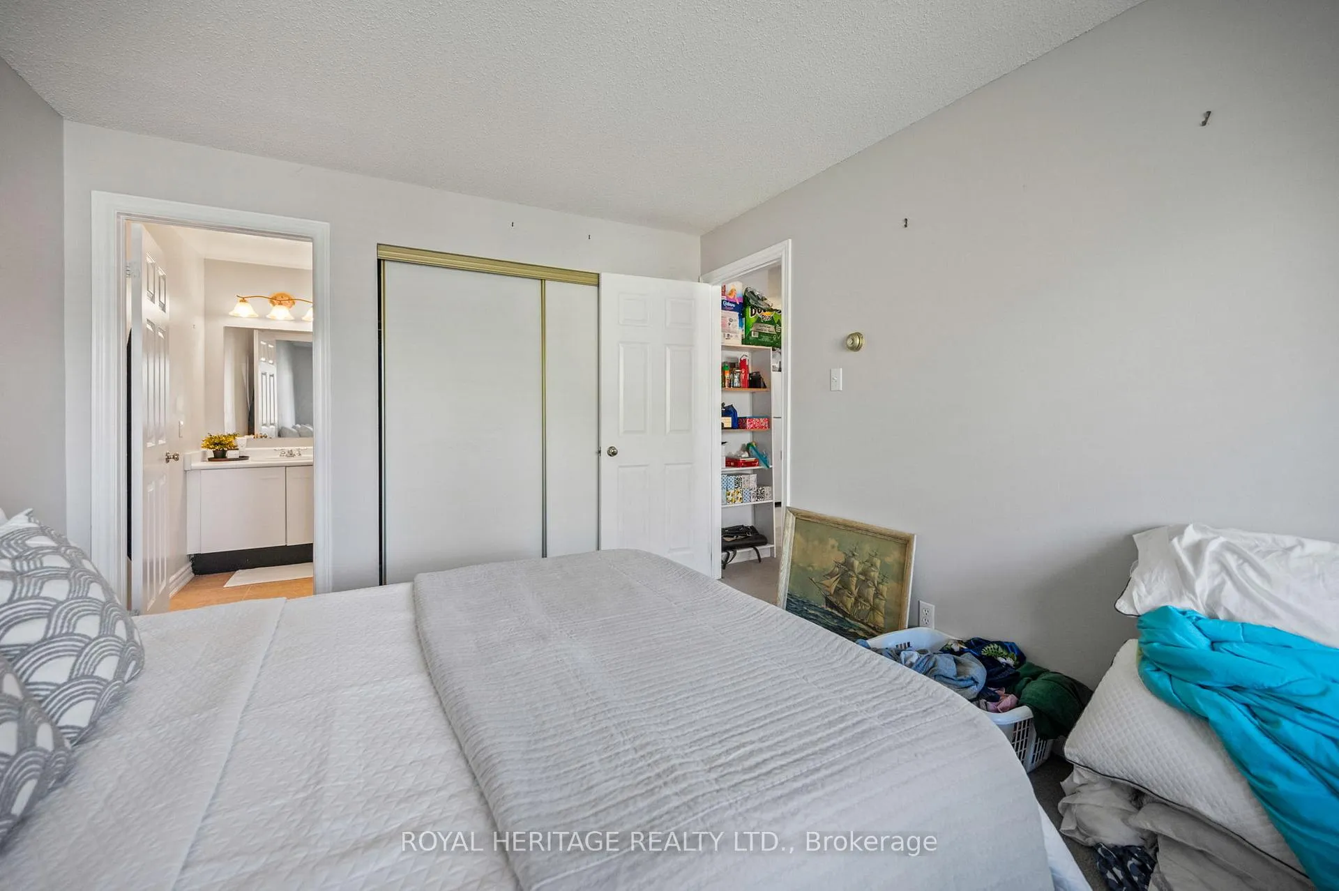 Photo 12 of Unit 303, 195 Lake Driveway, Ajax, South West — HOMEH