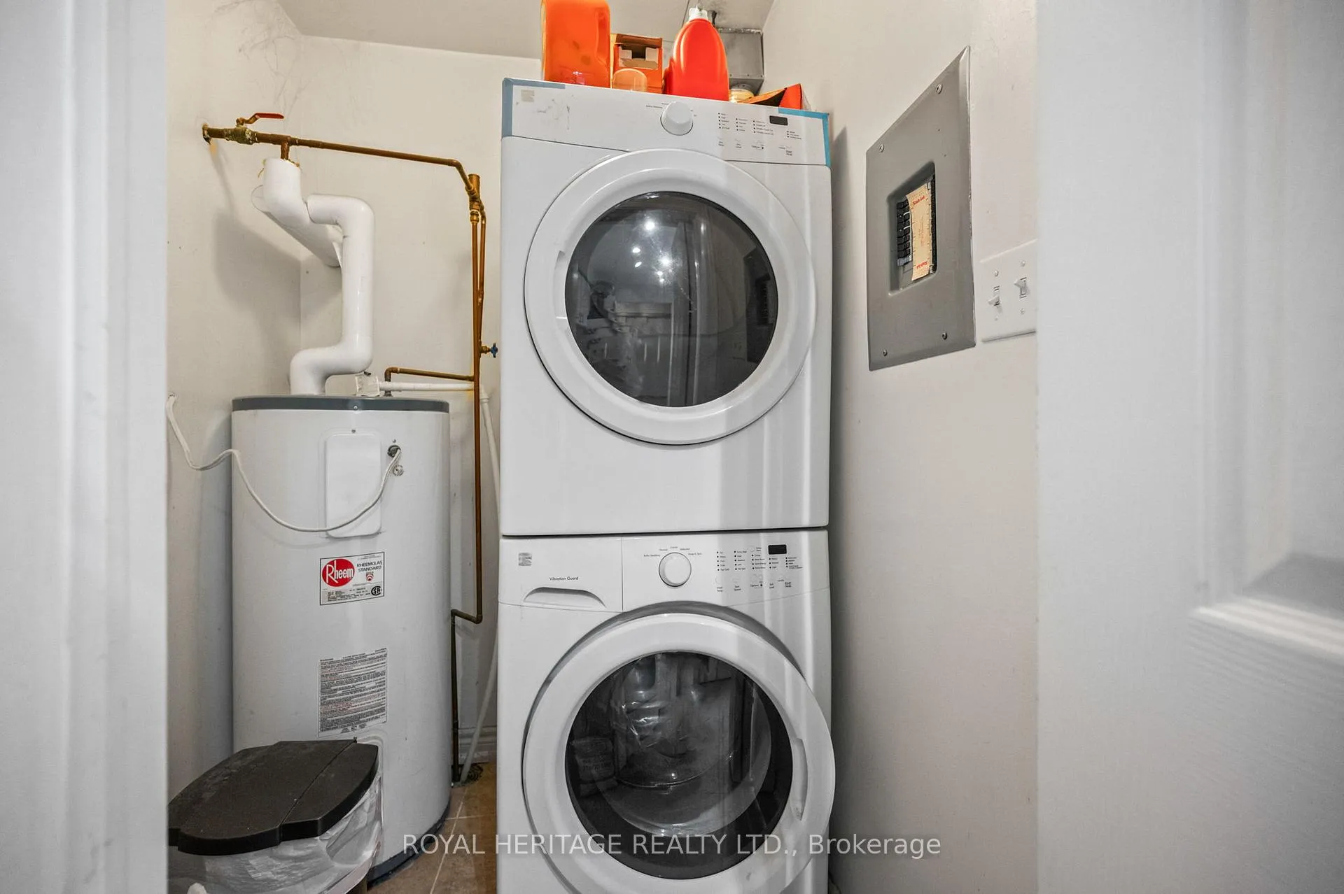 Photo 18 of Unit 303, 195 Lake Driveway, Ajax, South West — HOMEH