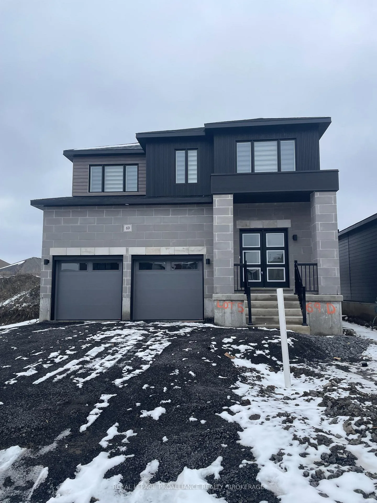 Photo 1 of 69 Dusenbury Drive, Loyalist, Lennox and Addington - South — HOMEH