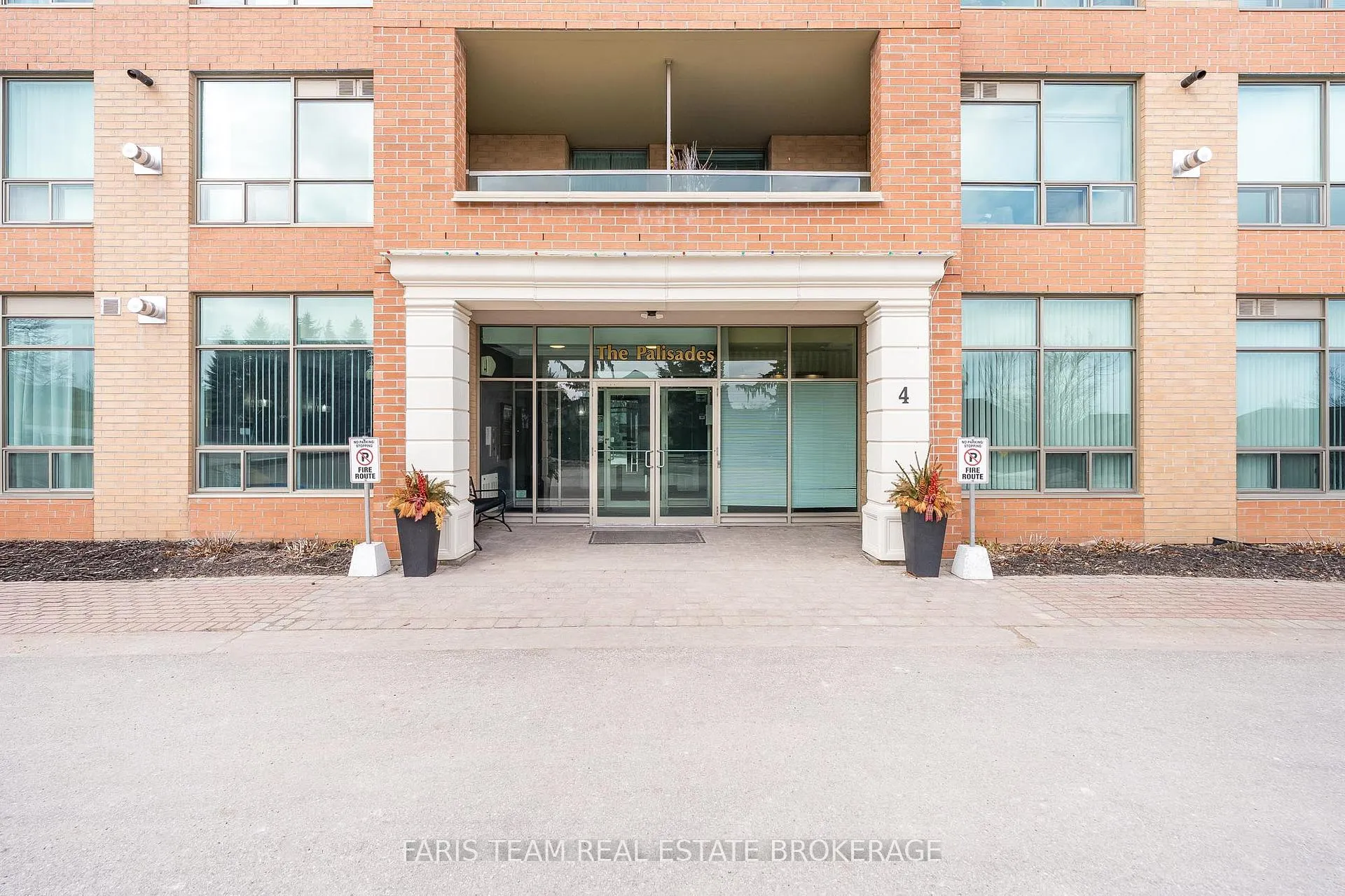 Photo 3 of Unit 305, 4 Briar Hill Heights, New Tecumseth, Rural New Tecumseth — HOMEH