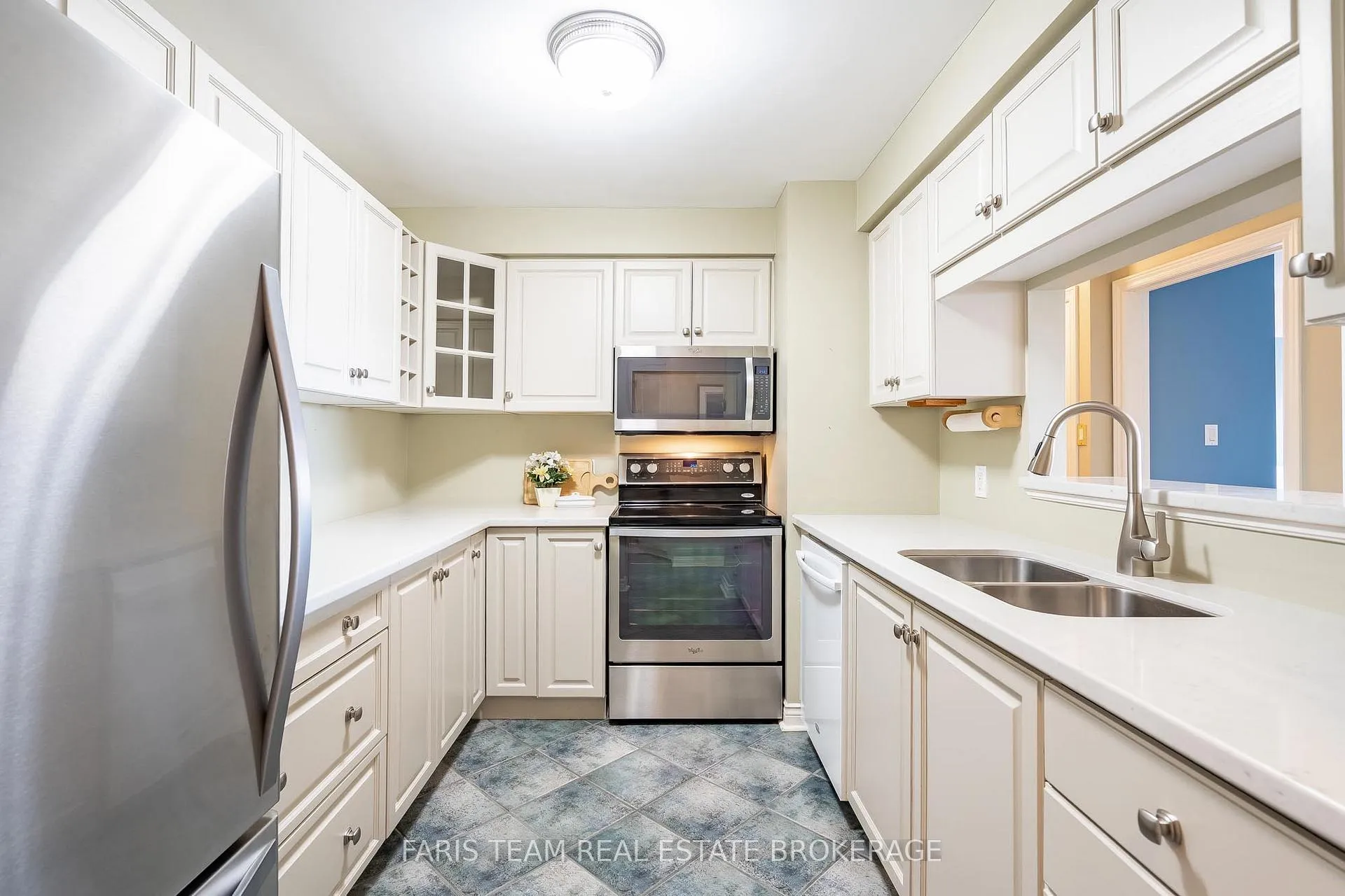 Photo 6 of Unit 305, 4 Briar Hill Heights, New Tecumseth, Rural New Tecumseth — HOMEH