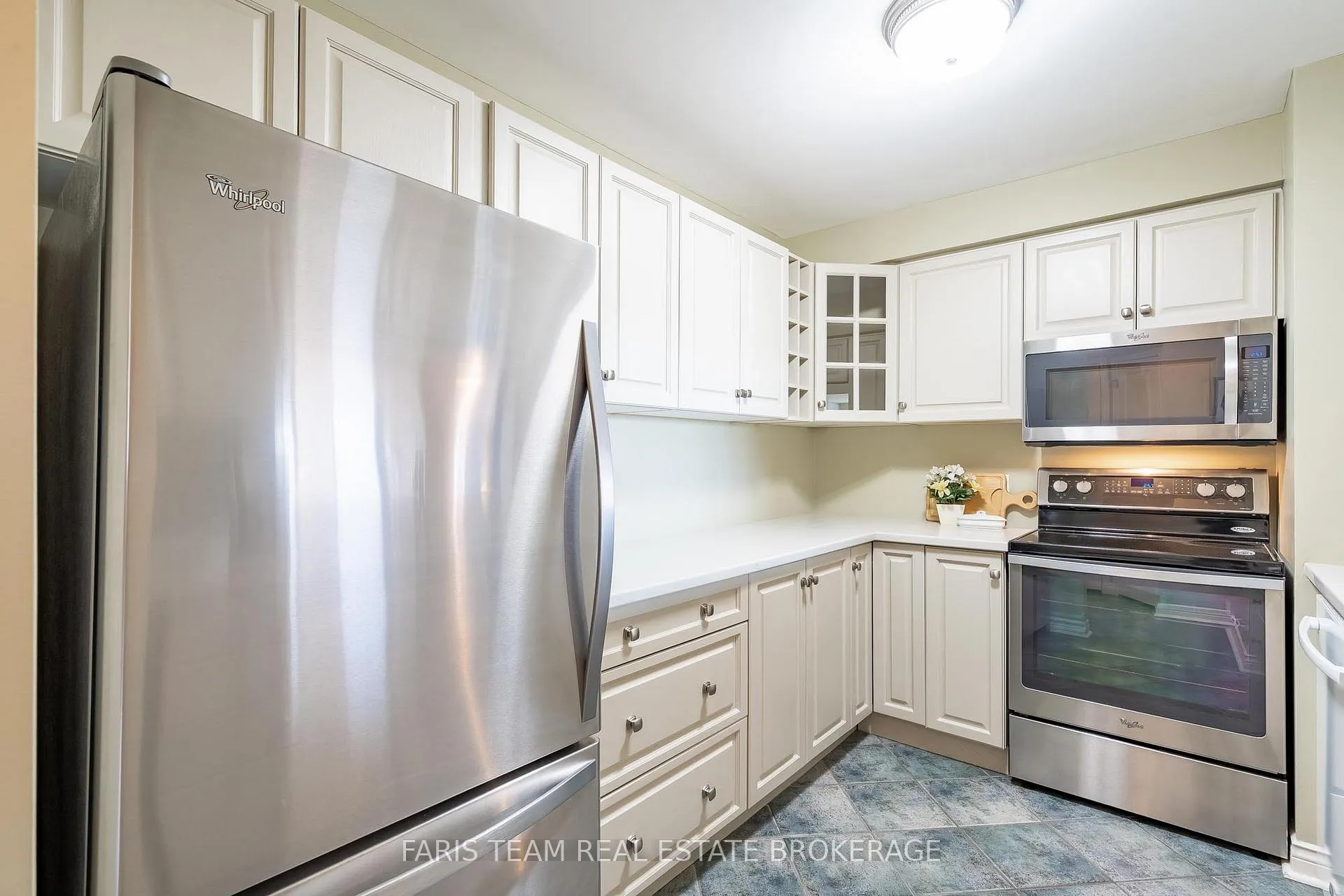 Photo 7 of Unit 305, 4 Briar Hill Heights, New Tecumseth, Rural New Tecumseth — HOMEH