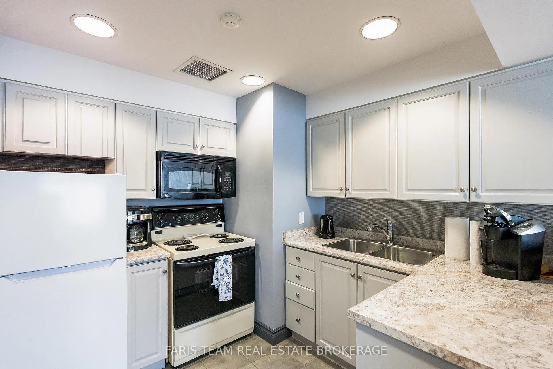 Photo 29 of Unit 305, 4 Briar Hill Heights, New Tecumseth, Rural New Tecumseth — HOMEH