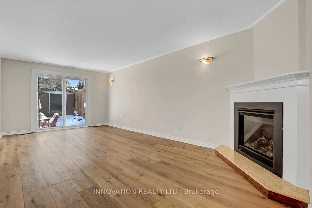 Photo 3 of 25 Equestrian Drive, Ottawa, Kanata - Bridlewood — HOMEH