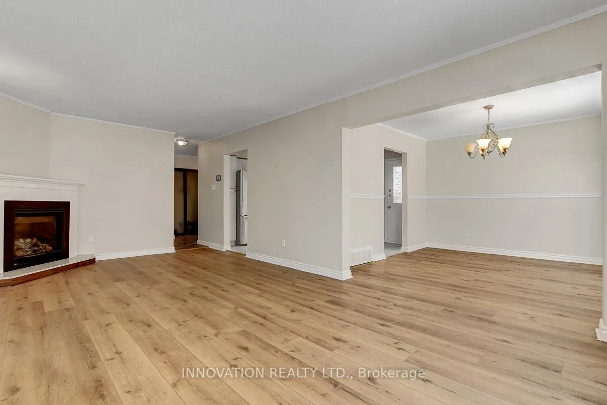 Photo 4 of 25 Equestrian Drive, Ottawa, Kanata - Bridlewood — HOMEH